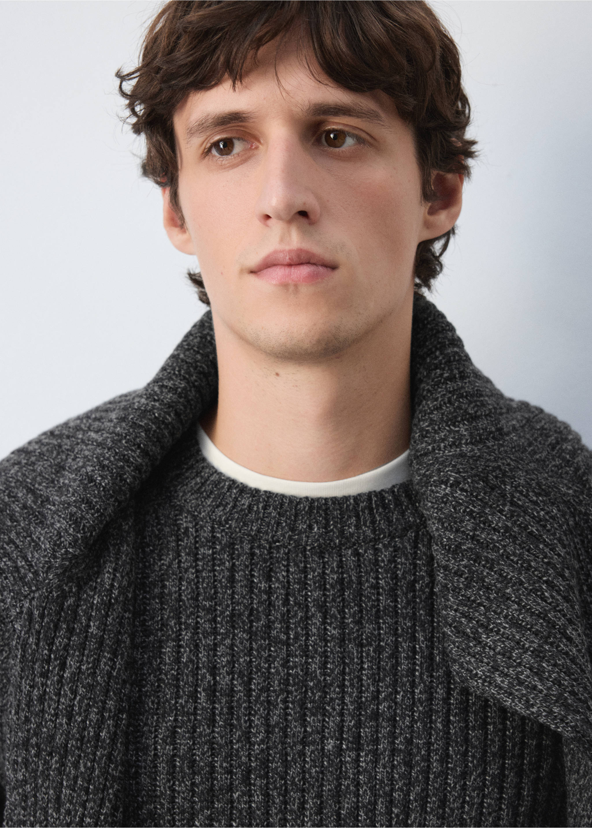 Dark grey ribbed knit jersey with a crew neckline worn with a matching piece draped over the shoulders., Dark Heather Grey. Ref: 47001393-00.