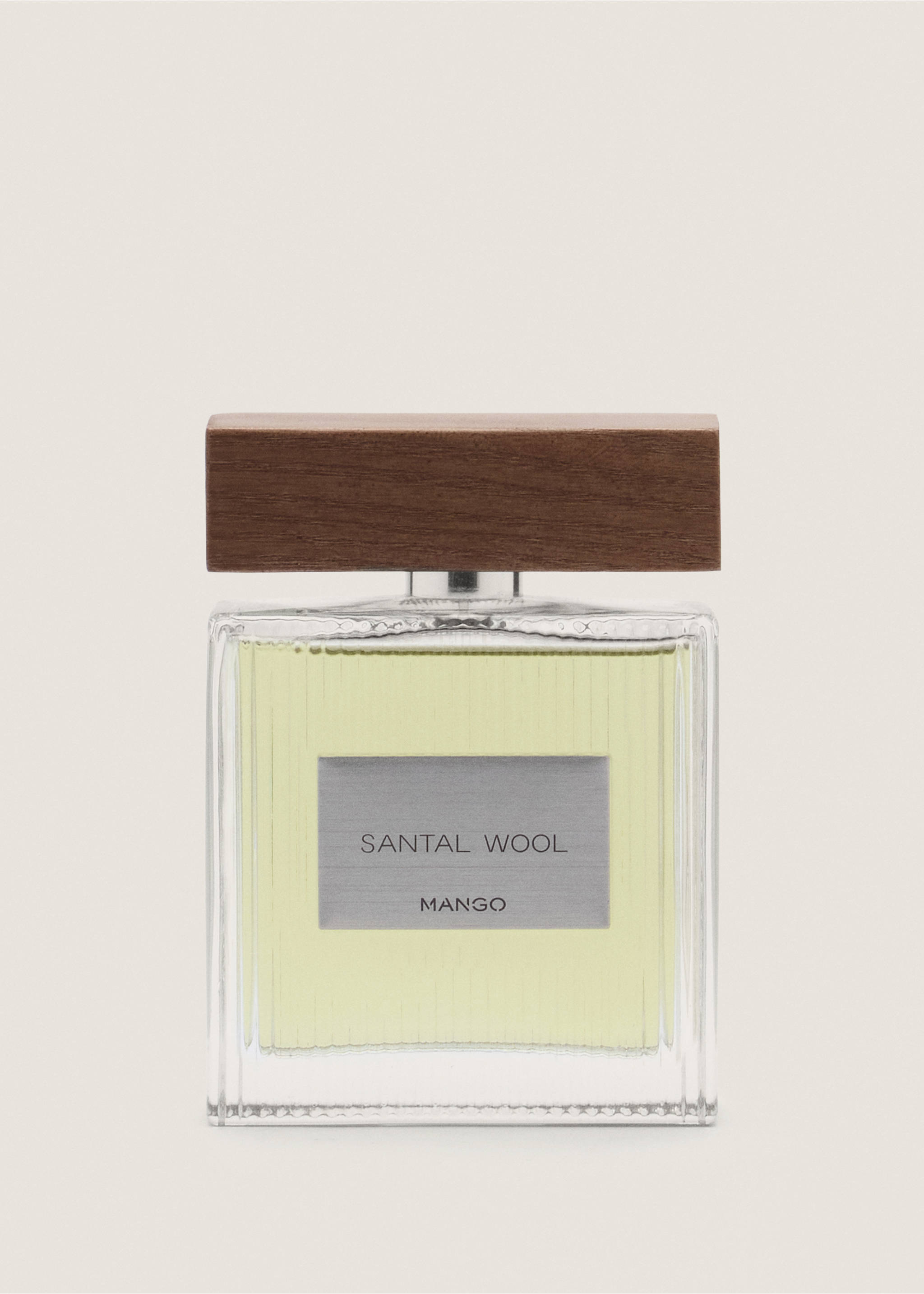 Perfume bottle with light-yellow liquid and a thick wooden cap., Mink Grey. Ref: 47001454-00.