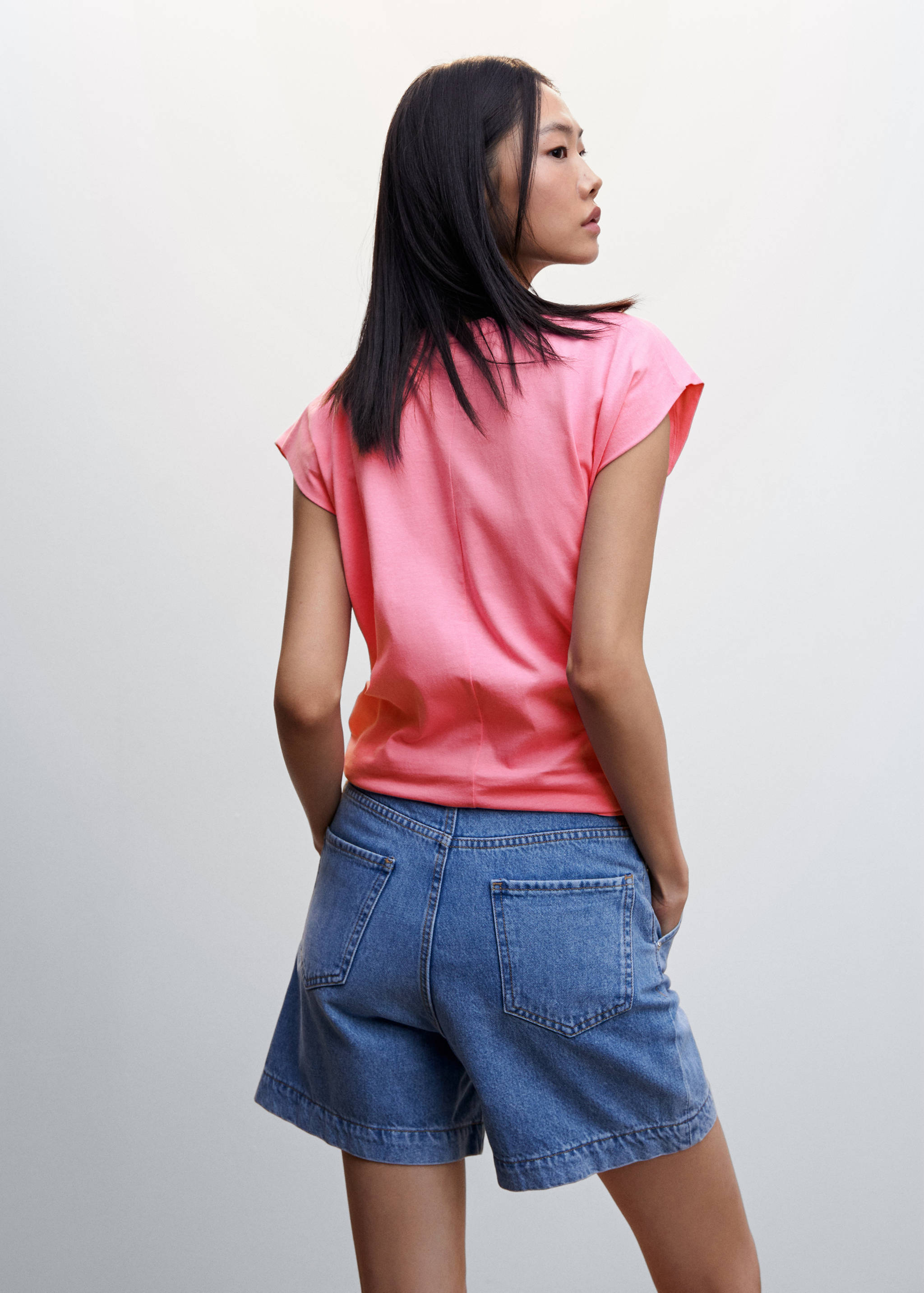 Knot detail T-shirt - Reverse of the article