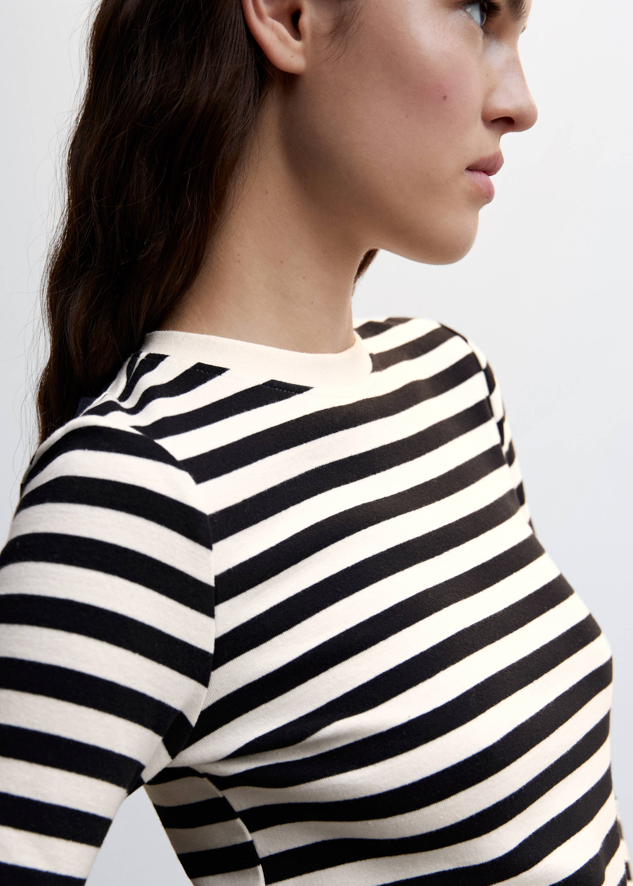 Rounded neck cotton t-shirt - Details of the article 1