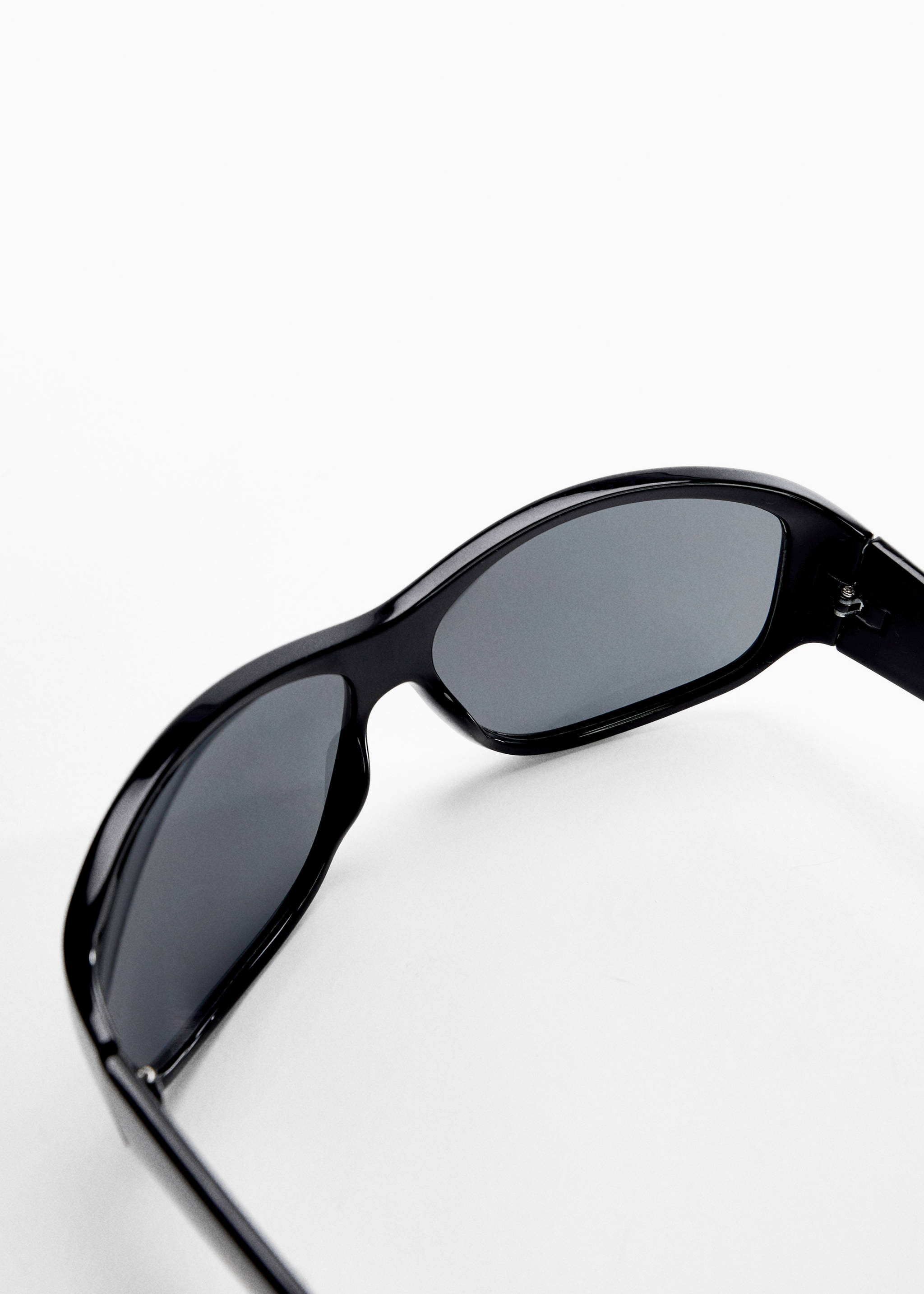 Curved frame sunglasses - Details of the article 1