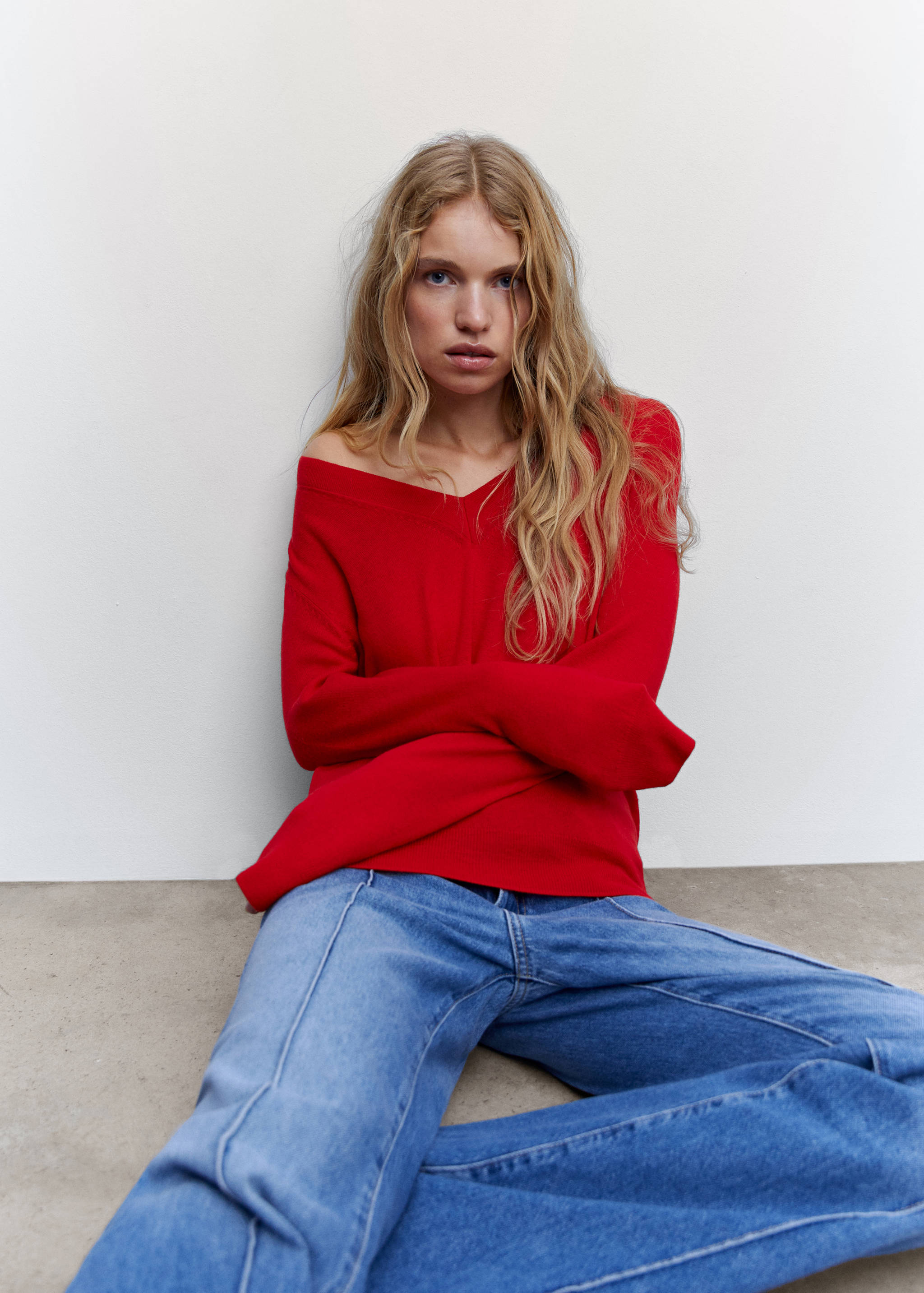 100% wool v-neck sweater - Details of the article 2