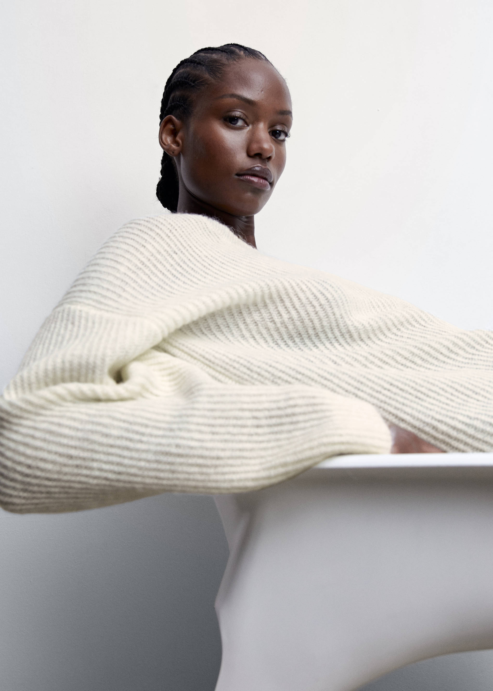 Jersey canalé cuello pico - Detalle del artículo 4