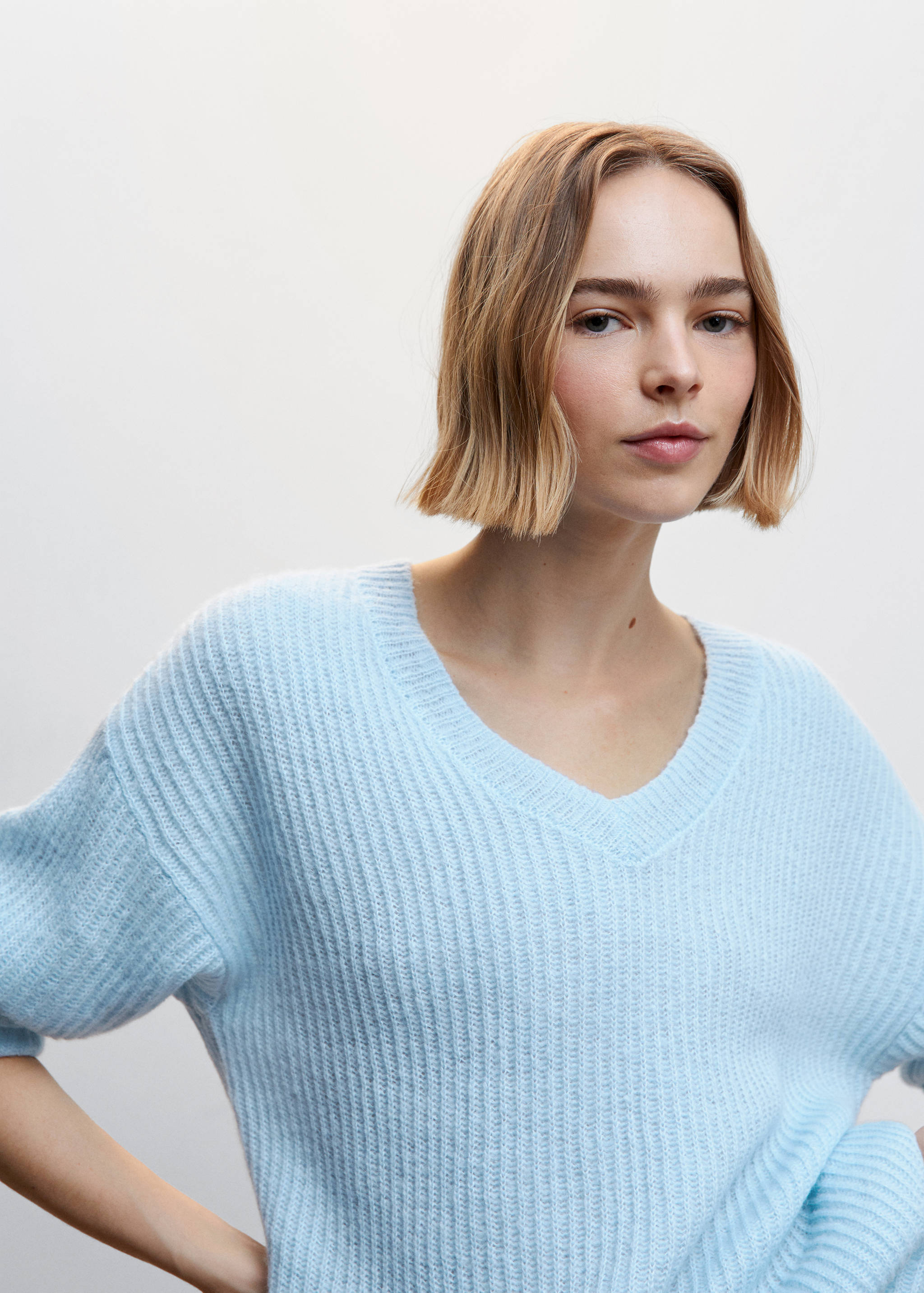 Jersey canalé cuello pico - Detalle del artículo 6