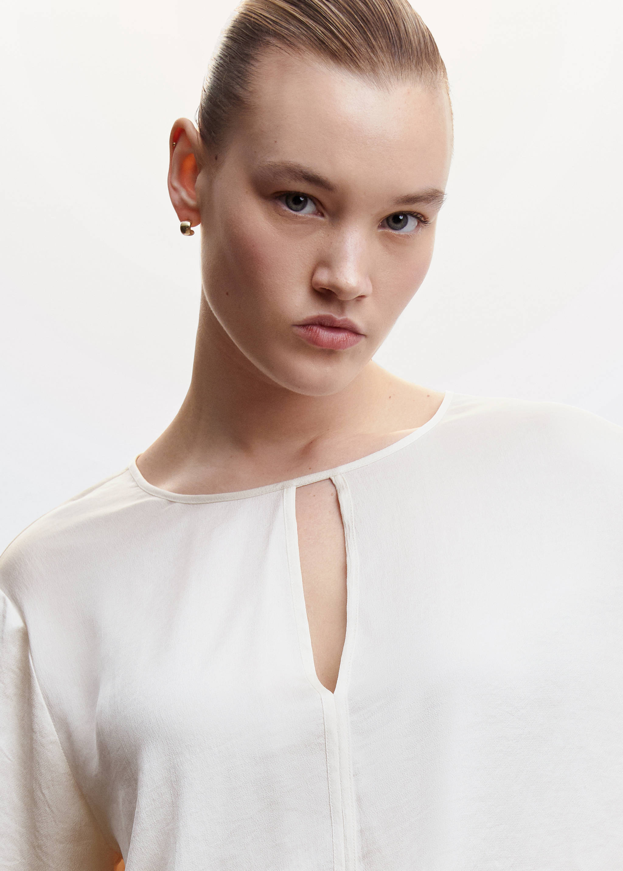 Blusa satinada abertura - Detalle del artículo 4