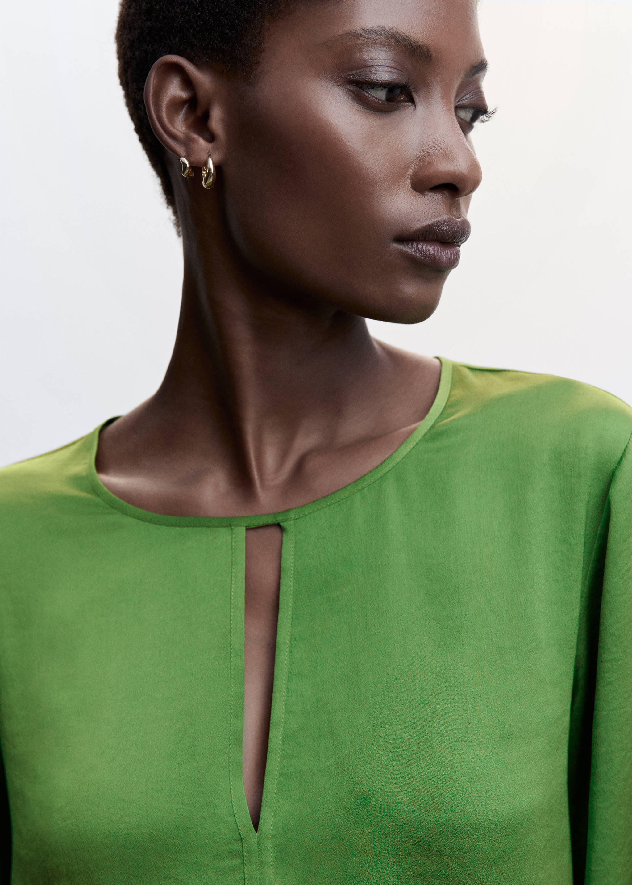 Blusa satinada abertura - Detalle del artículo 1