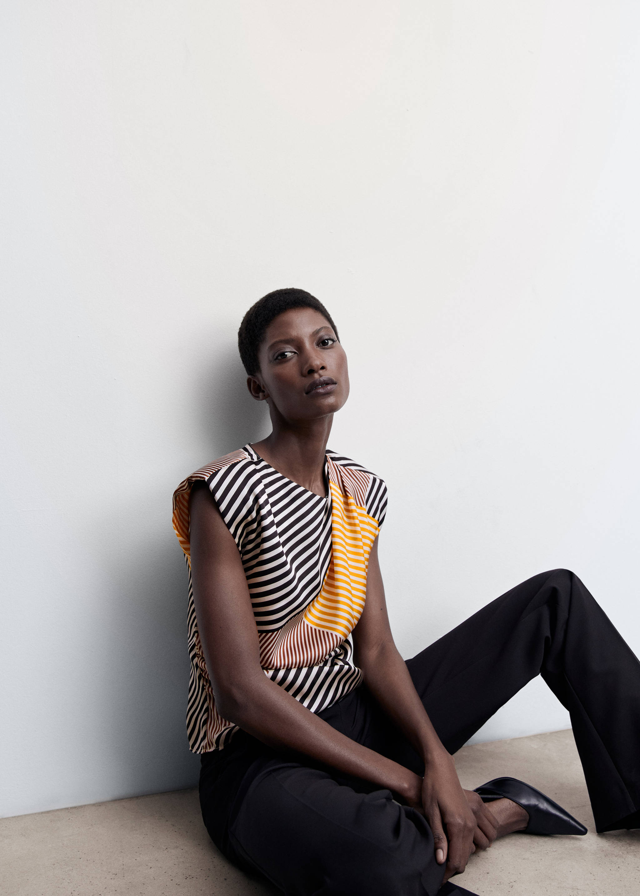 Блузка с принтом и подплечниками - Деталь изделия 2