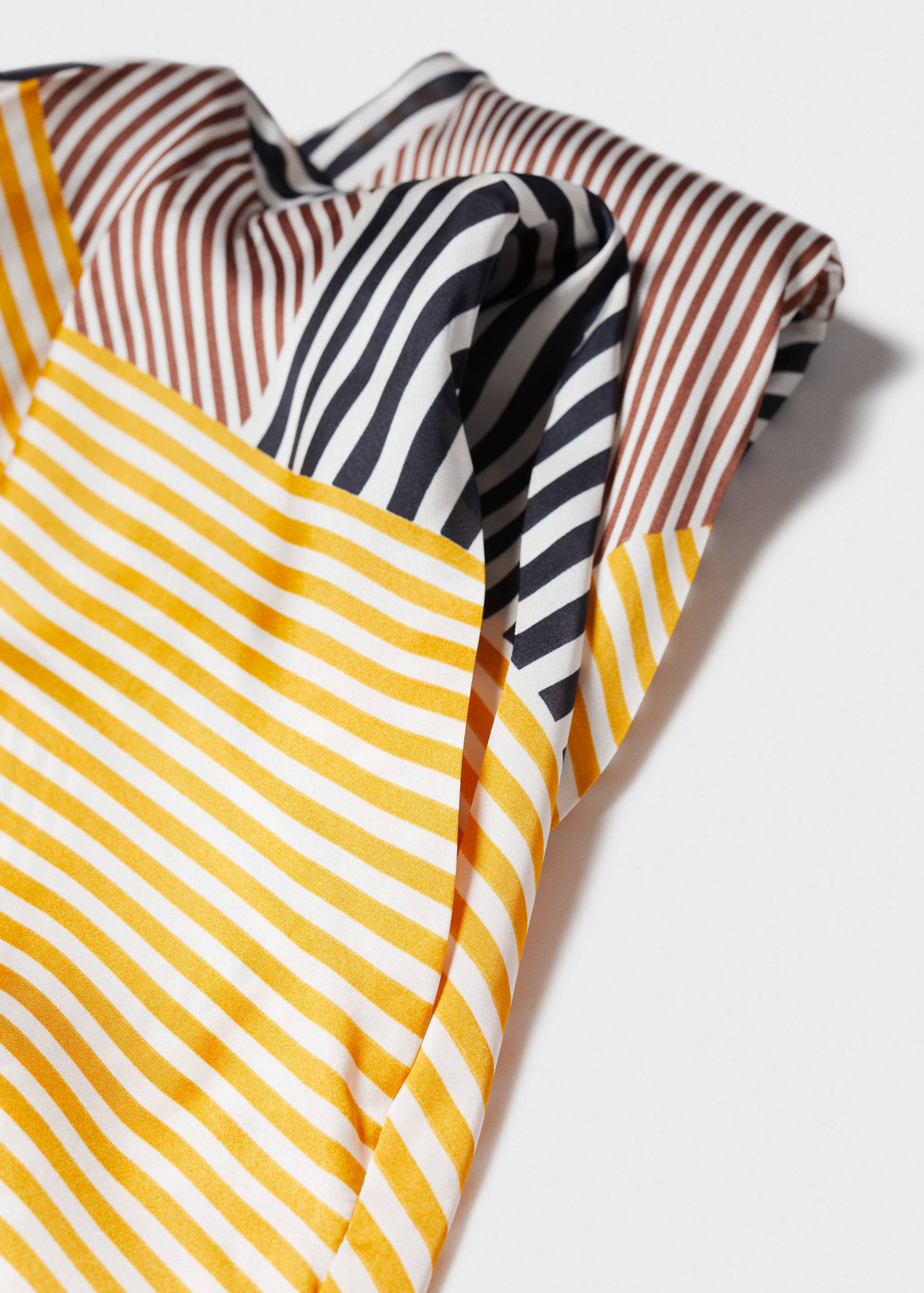 Блузка с принтом и подплечниками - Деталь изделия 8