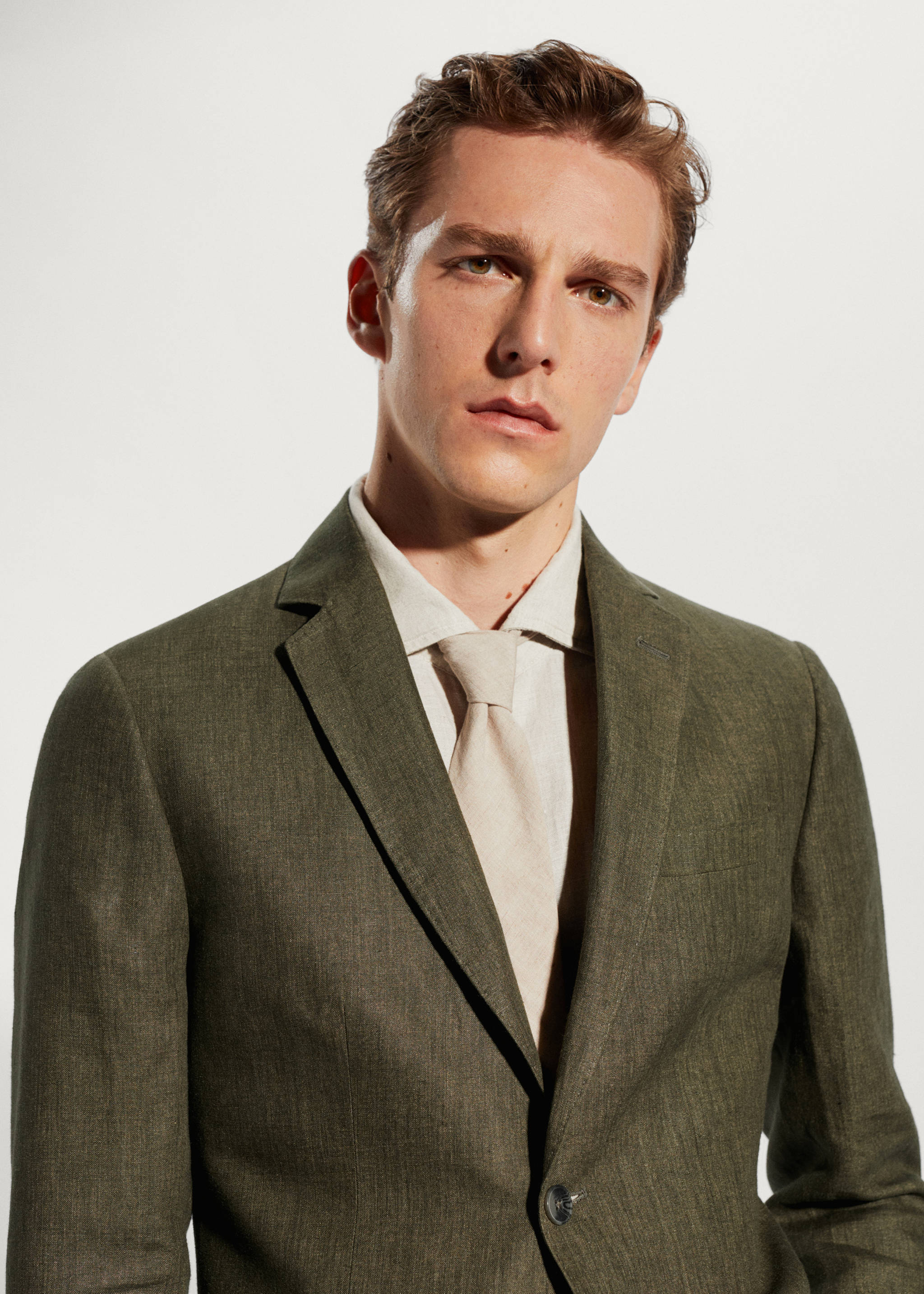 100% linen slim-fit suit jacket - Details of the article 1