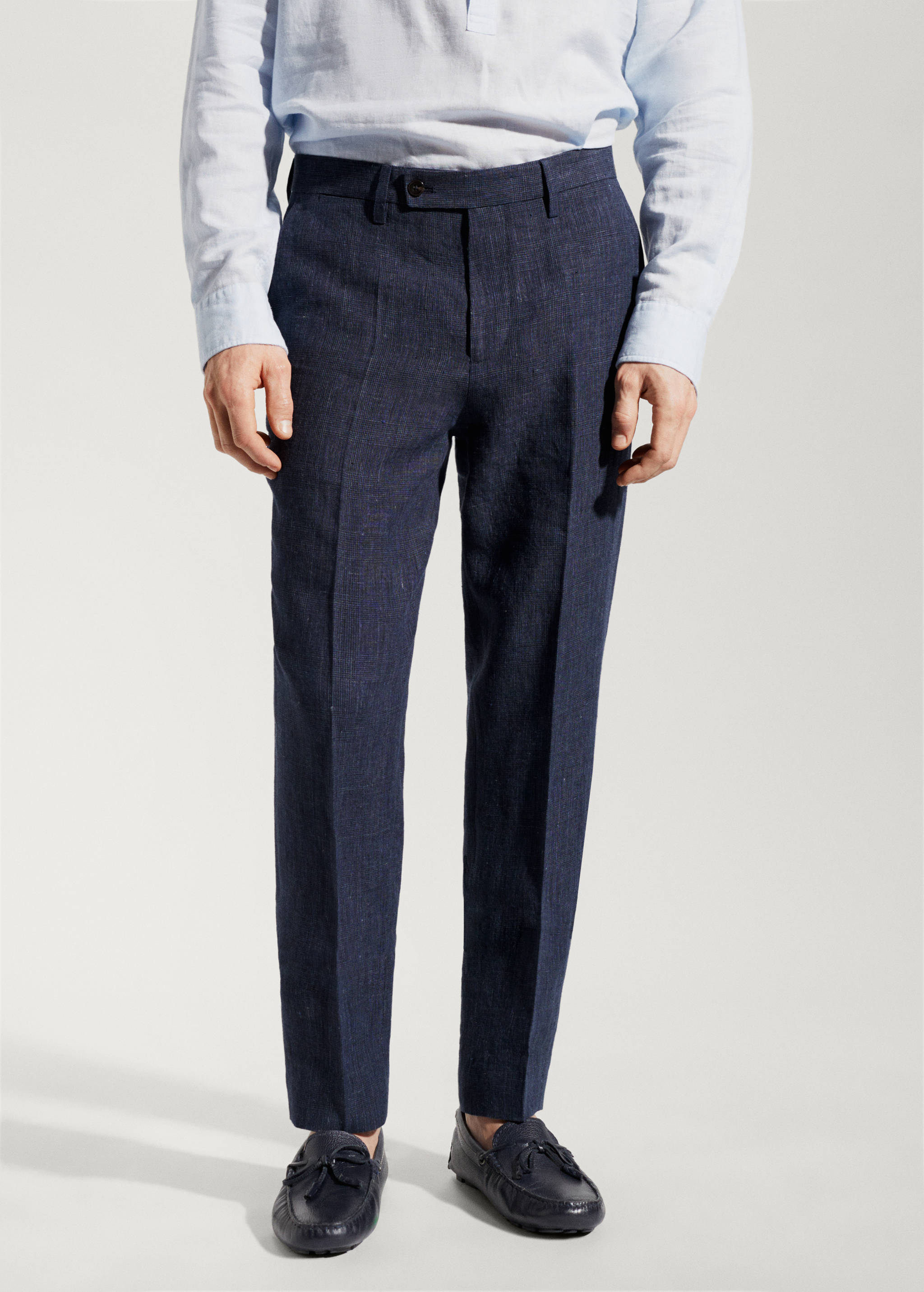 Pantalón traje 100% lino - Plano medio