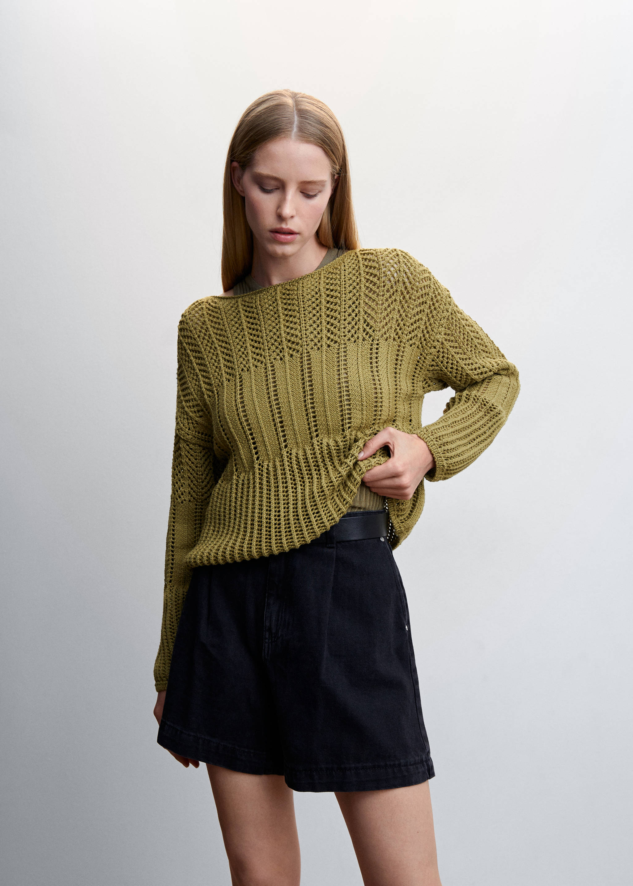 Pullover mit Bateau-Ausschnitt und Lochmuster - Mittlere Ansicht