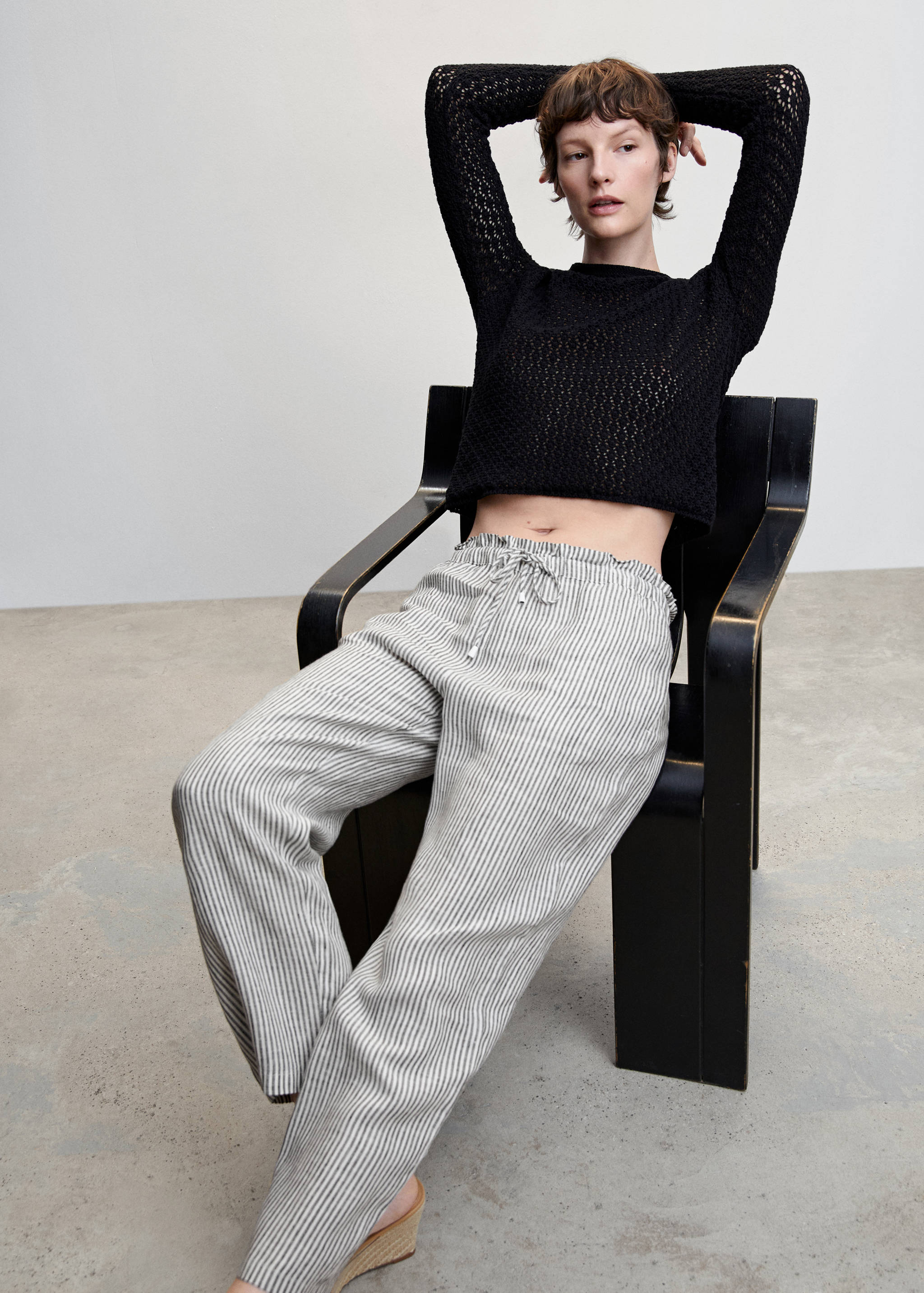 Linen jogger trousers - Details of the article 2