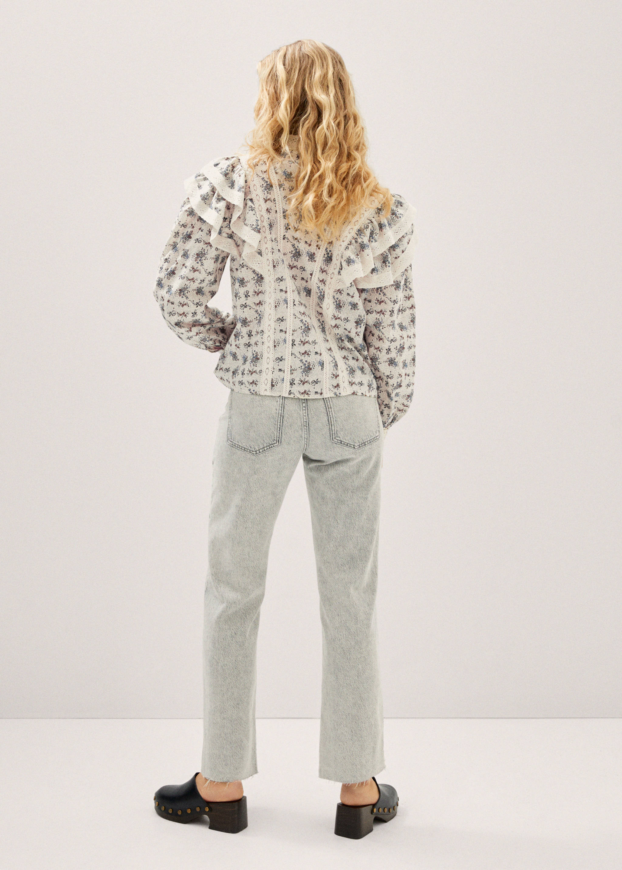 Ruffled embroidered blouse - Reverse of the article