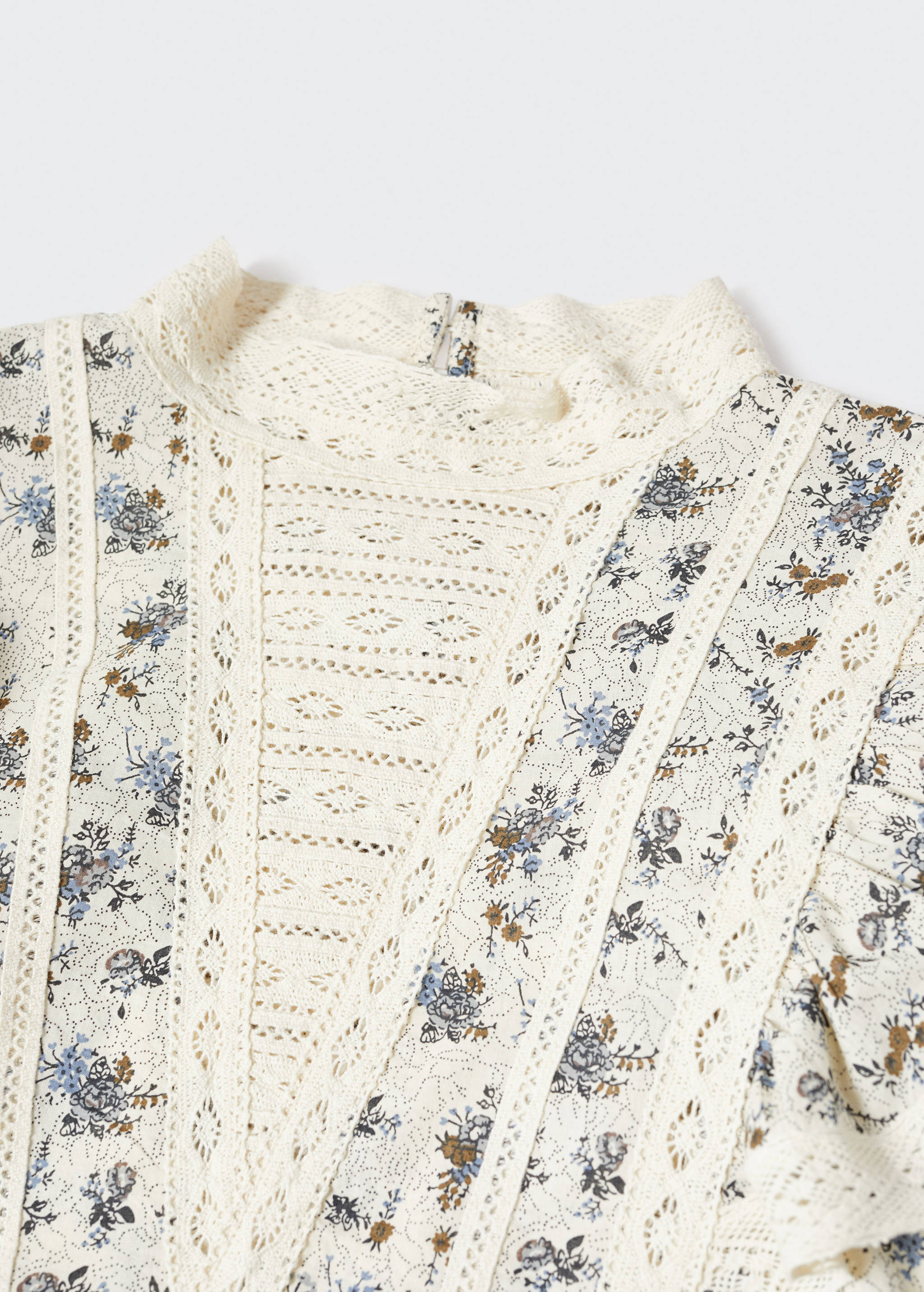 Ruffled embroidered blouse - Details of the article 8