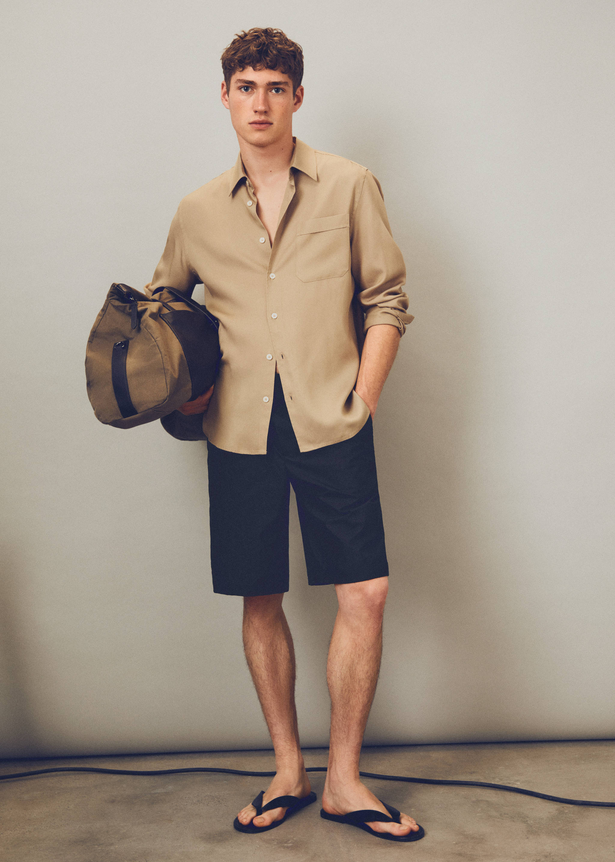 Cotton pleated Bermuda shorts - Details of the article 5