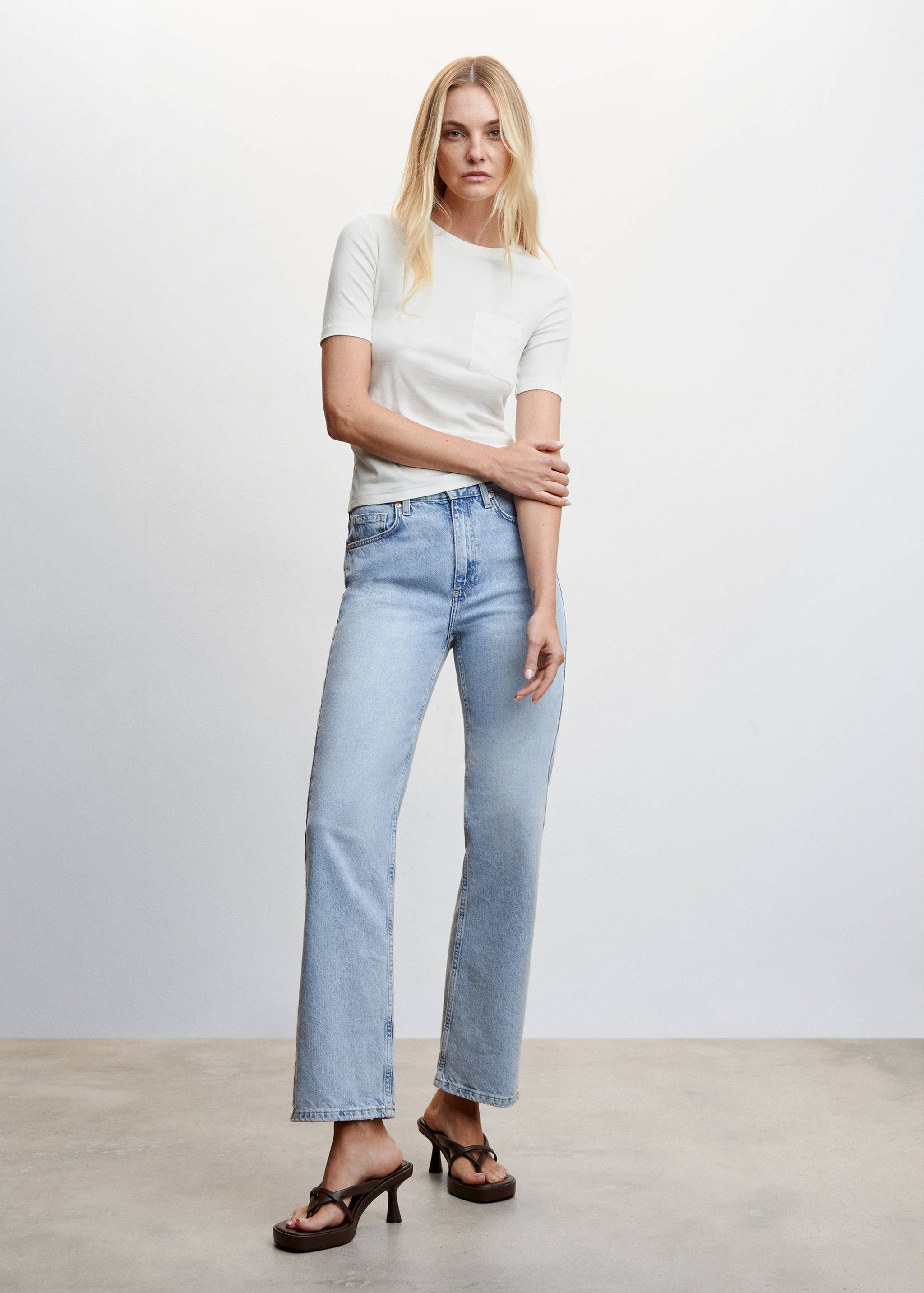 Round-neck t-shirt with pocket - General plane