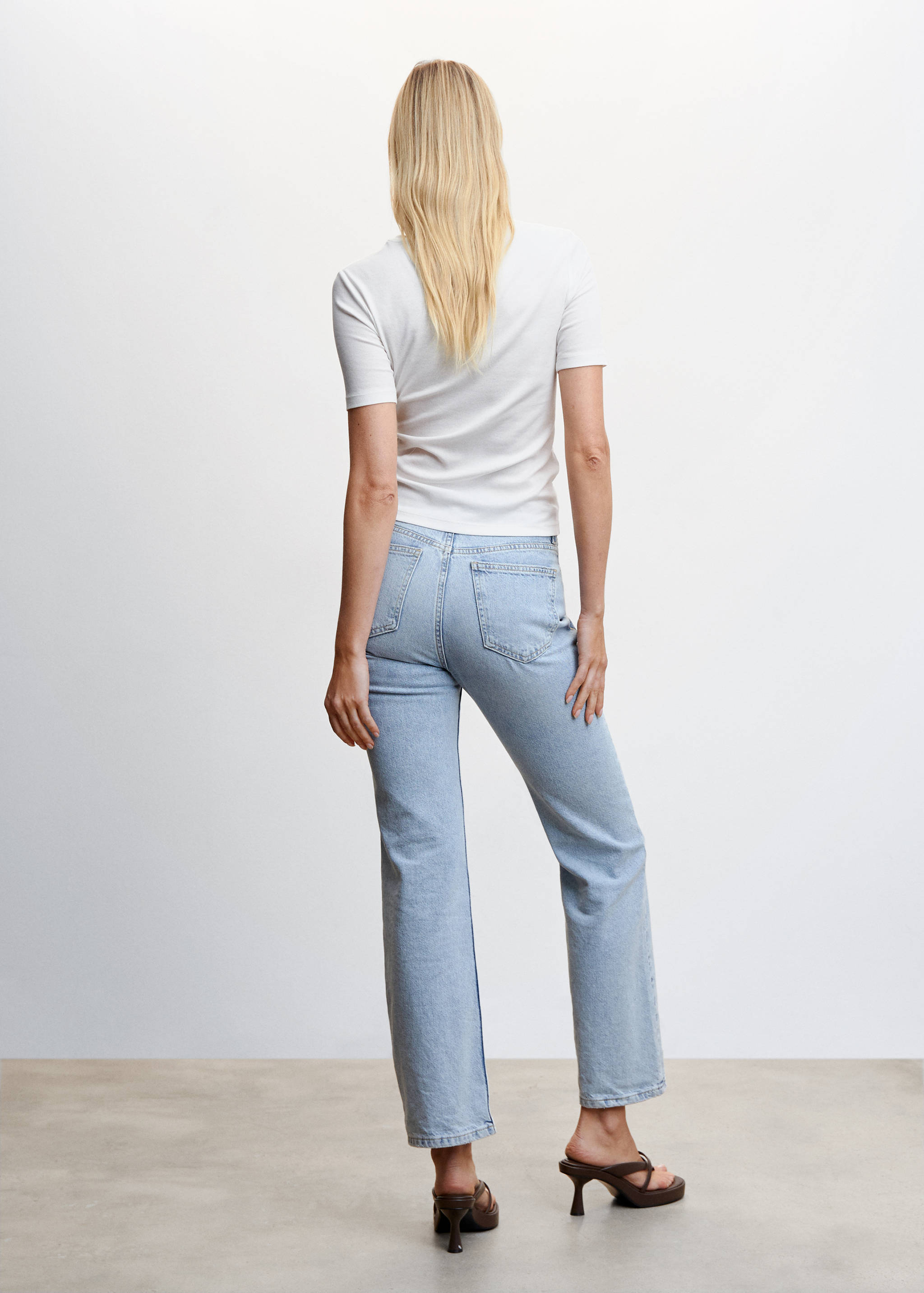 Round-neck t-shirt with pocket - Reverse of the article