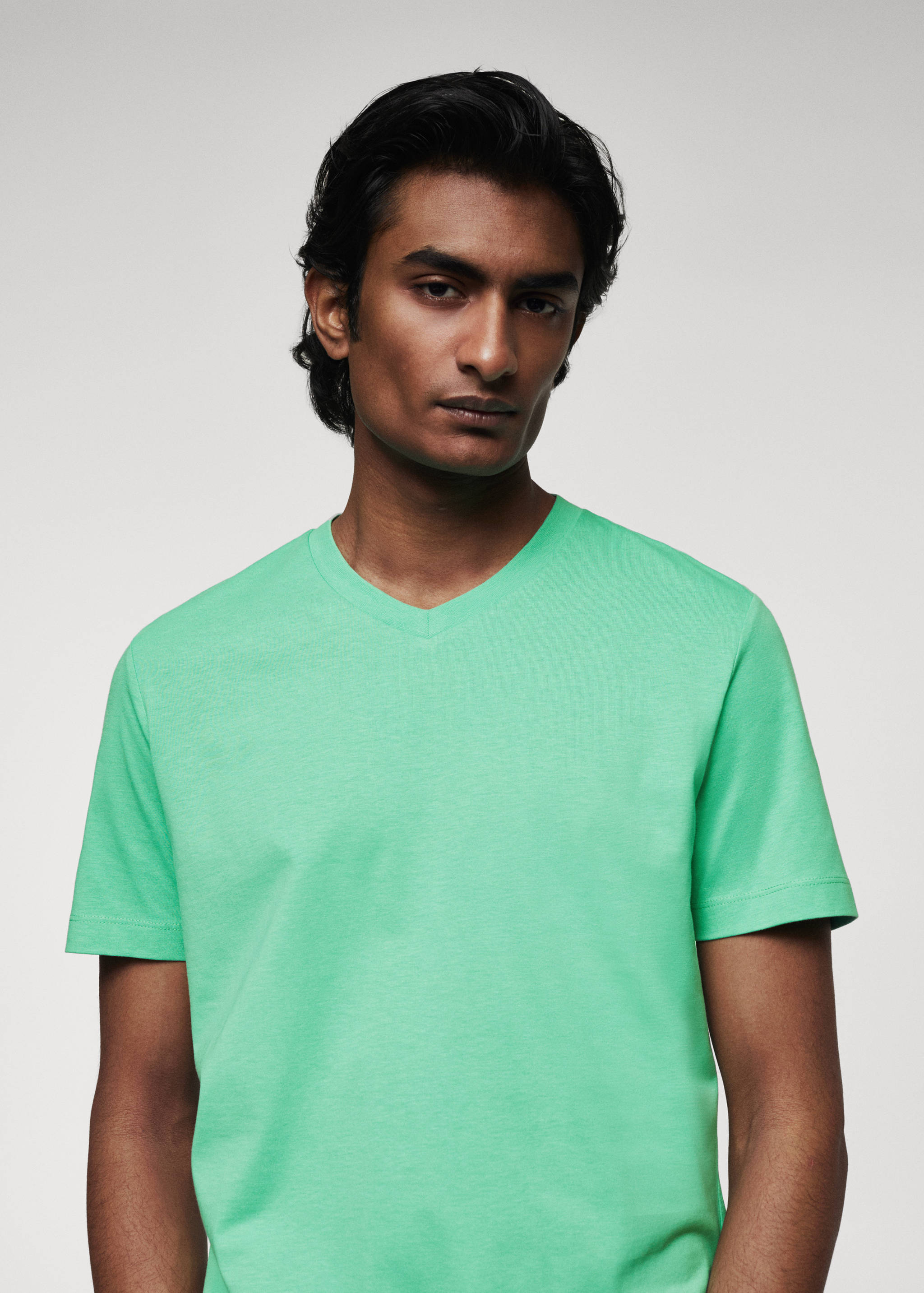 T-shirt col V 100 % coton - Détail de l'article 1