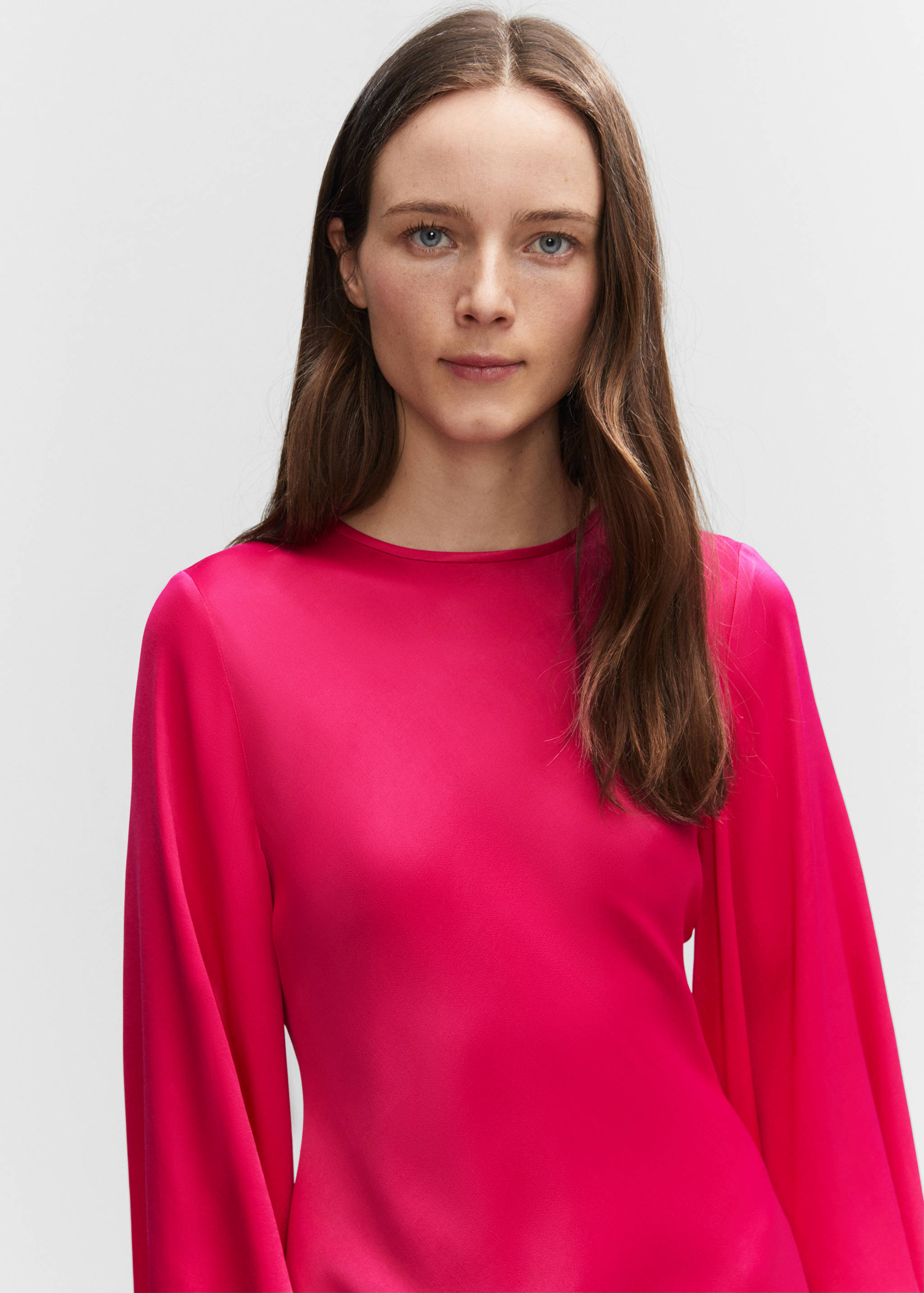 Robe satinée manches cloche - Détail de l'article 1