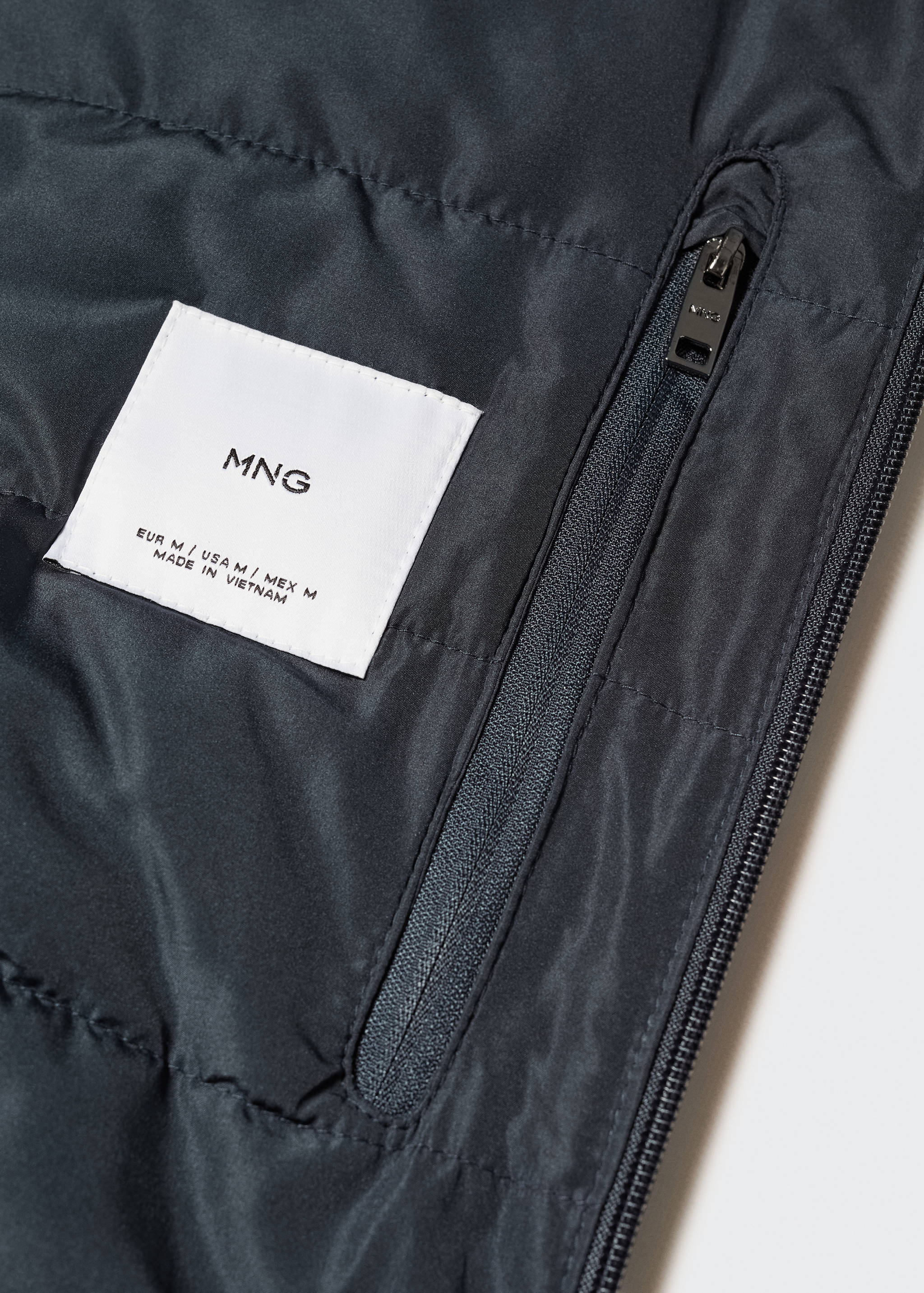 Veste imperméable à capuche - Détail de l'article 8