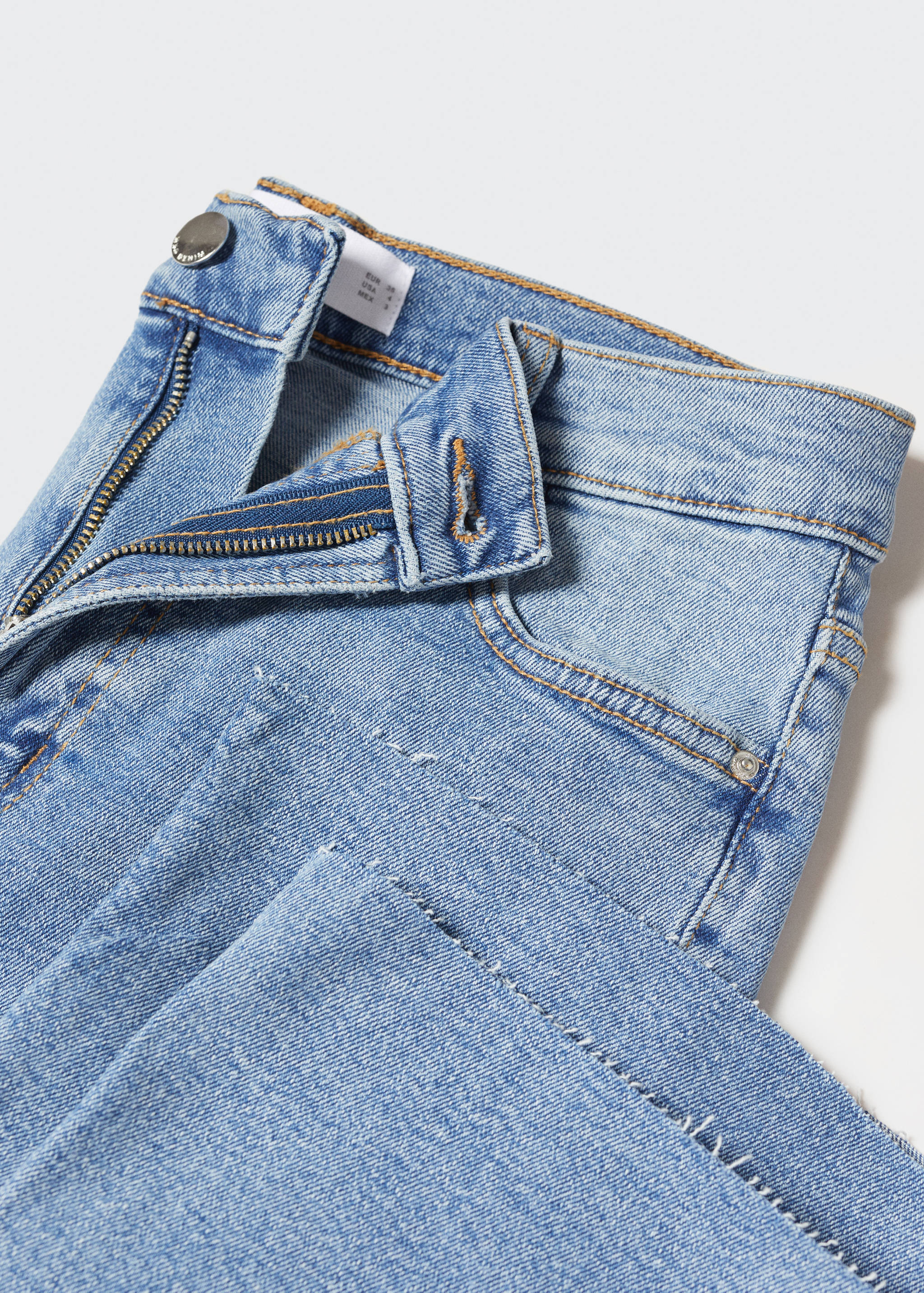 Crop flared jeans - Details of the article 8