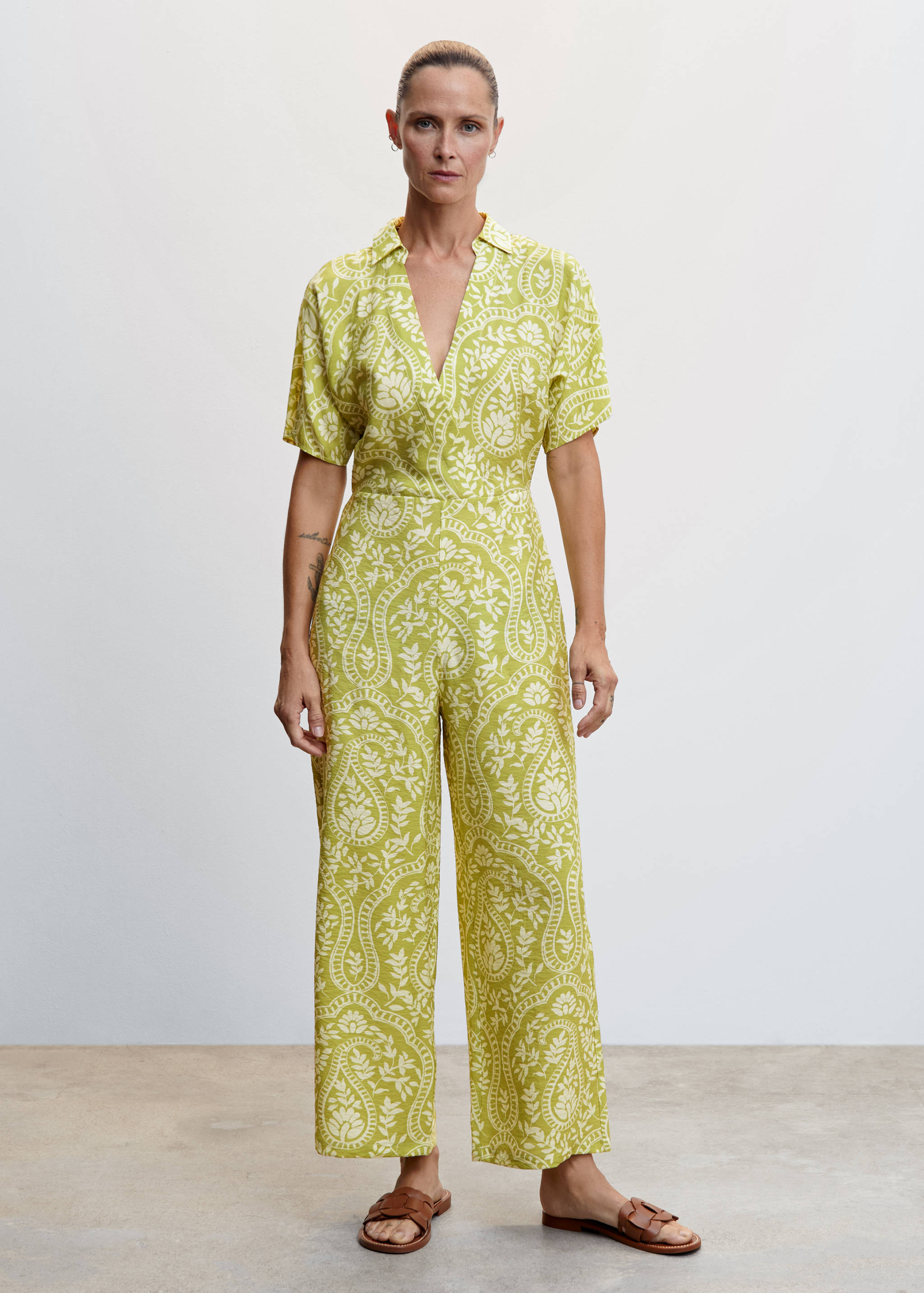 Mono cruzado estampado - Plano general