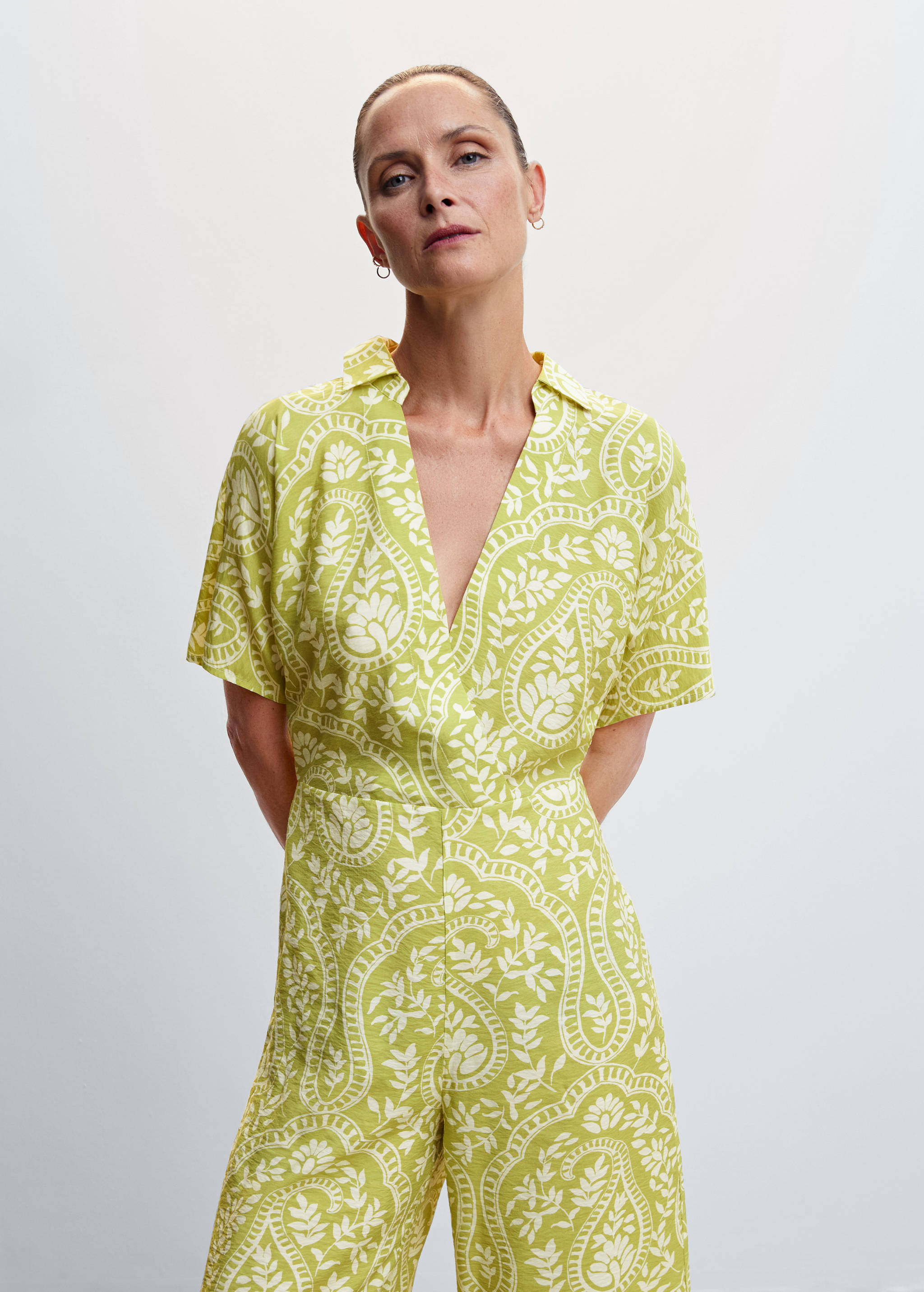 Mono cruzado estampado - Plano medio