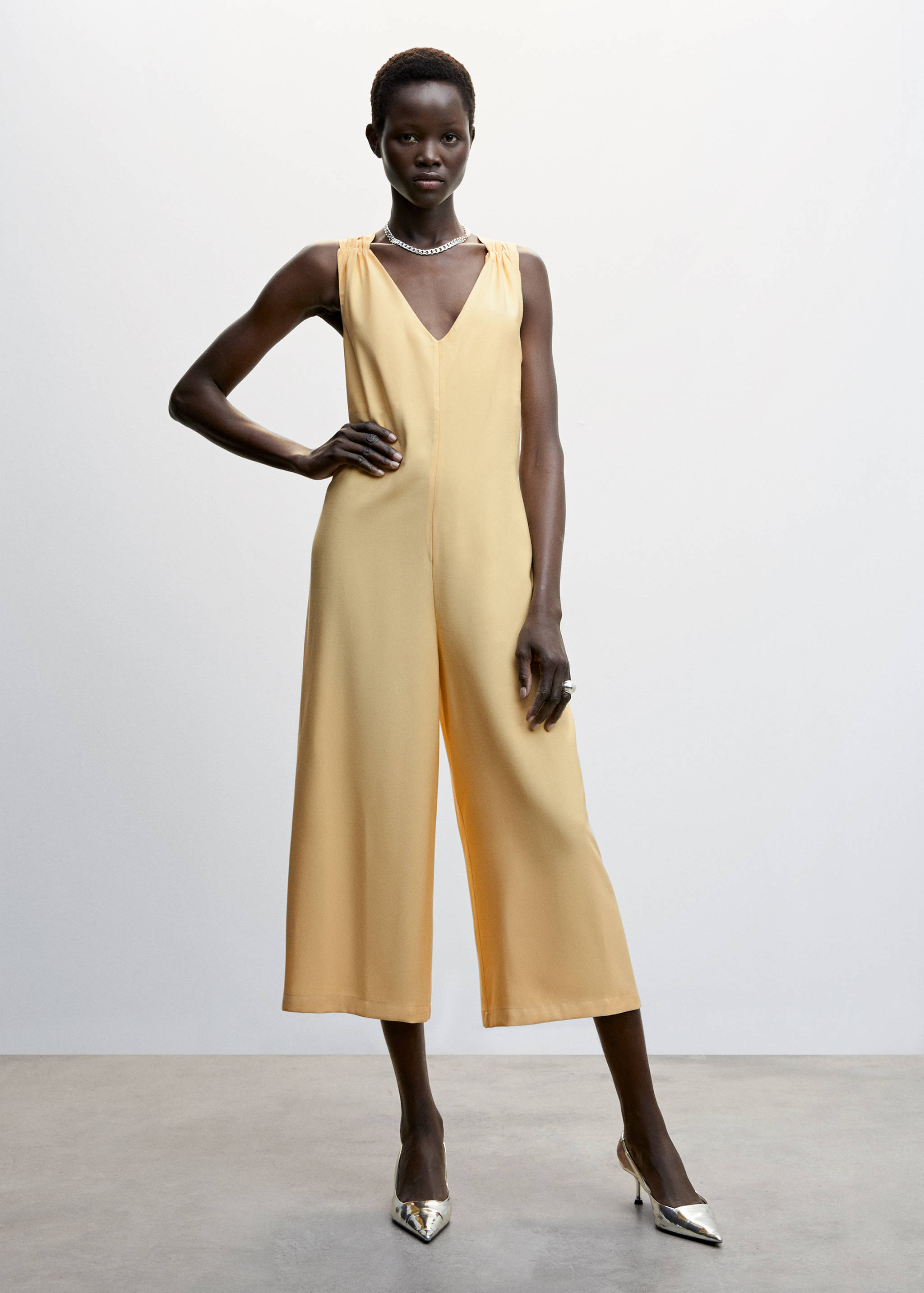 Wrap-back short jumpsuit - General plane