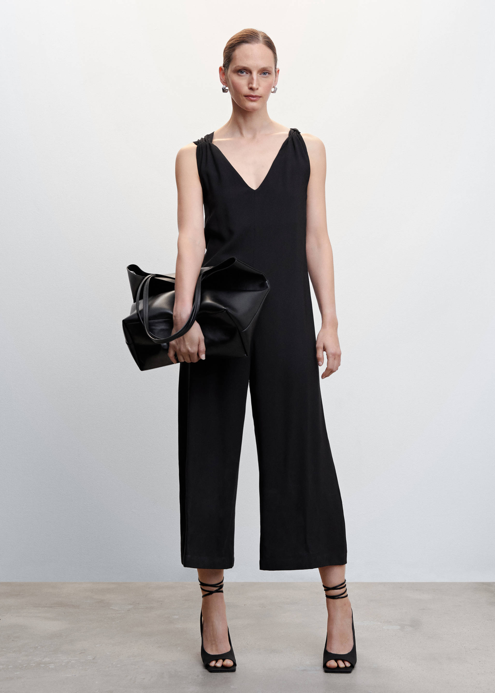 Wrap-back short jumpsuit - General plane
