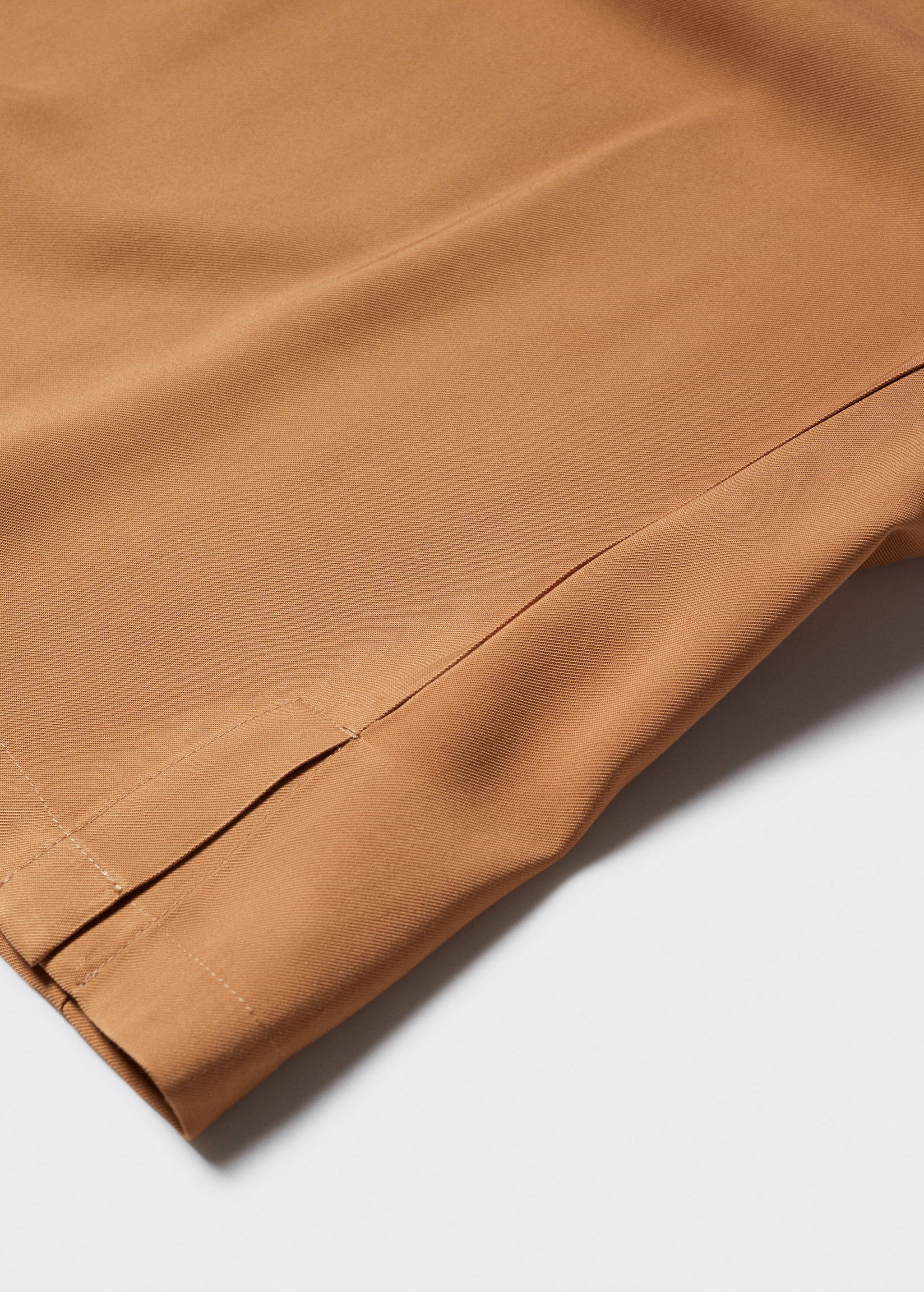 V-back blouse - Details of the article 8