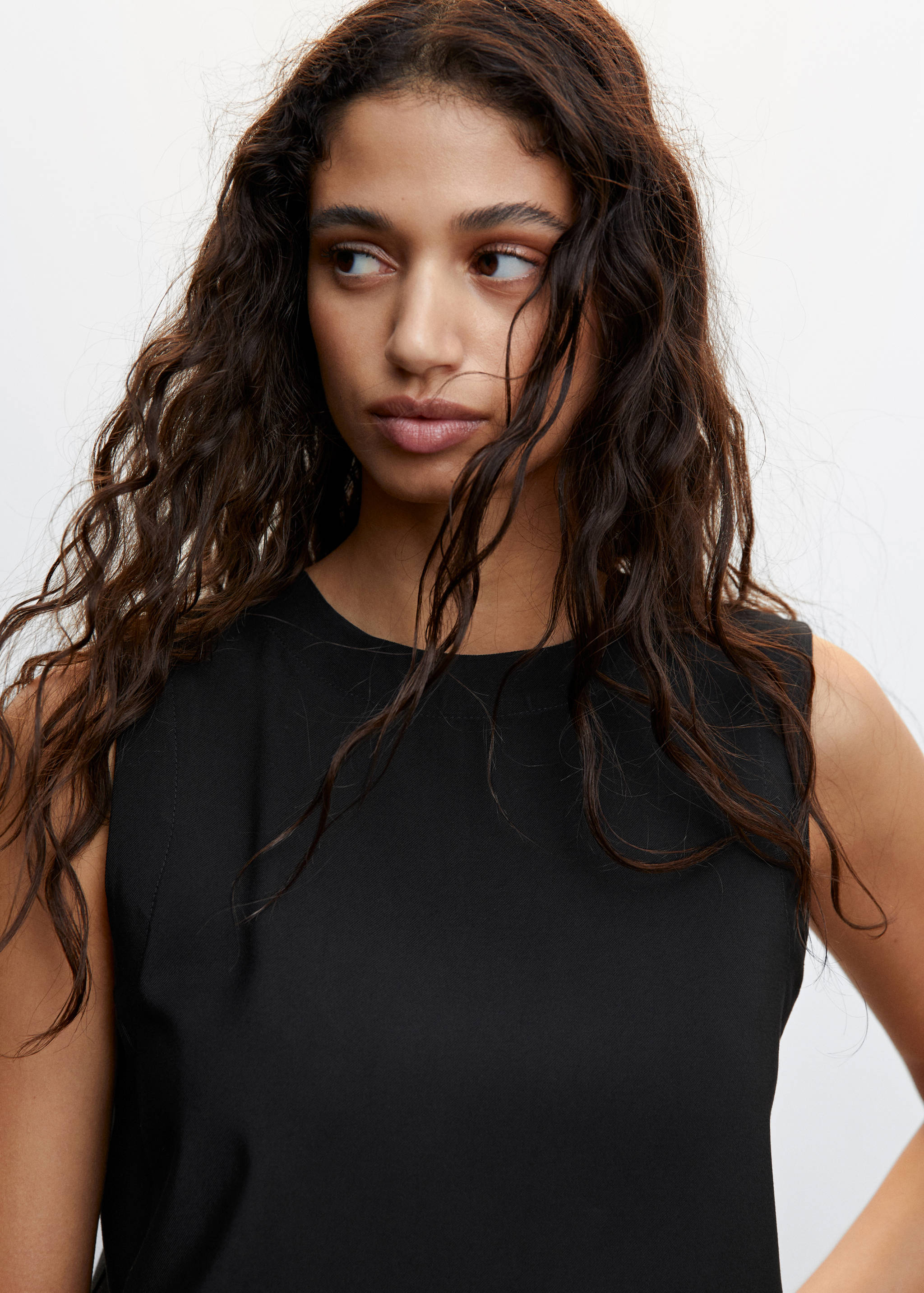 V-back blouse - Details of the article 1