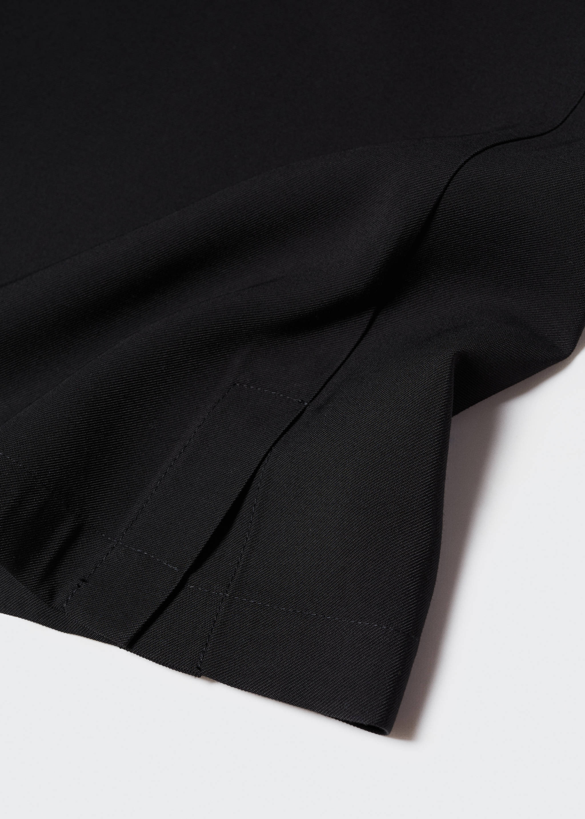 V-back blouse - Details of the article 8