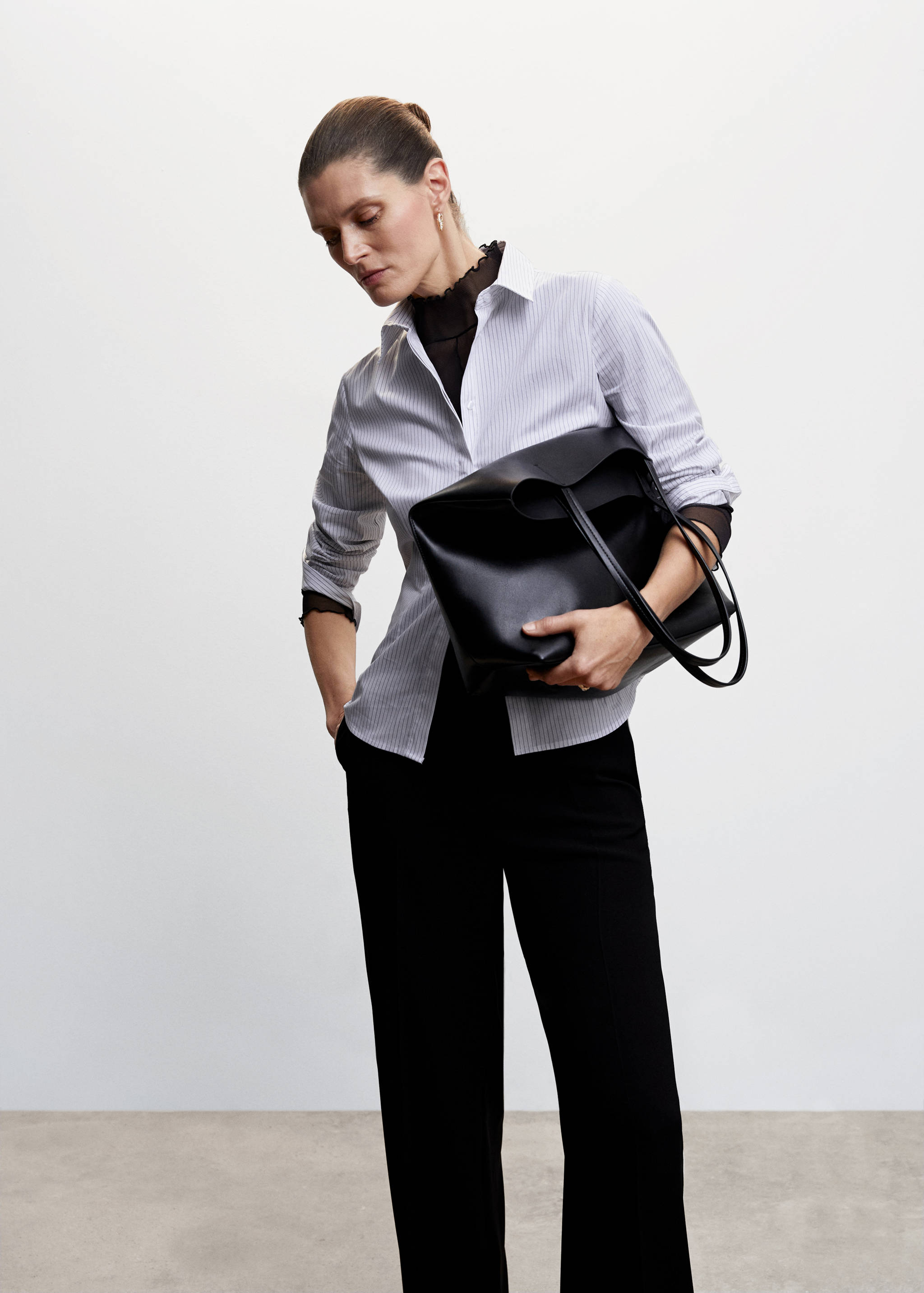 Essential cotton-blend shirt - Details of the article 2