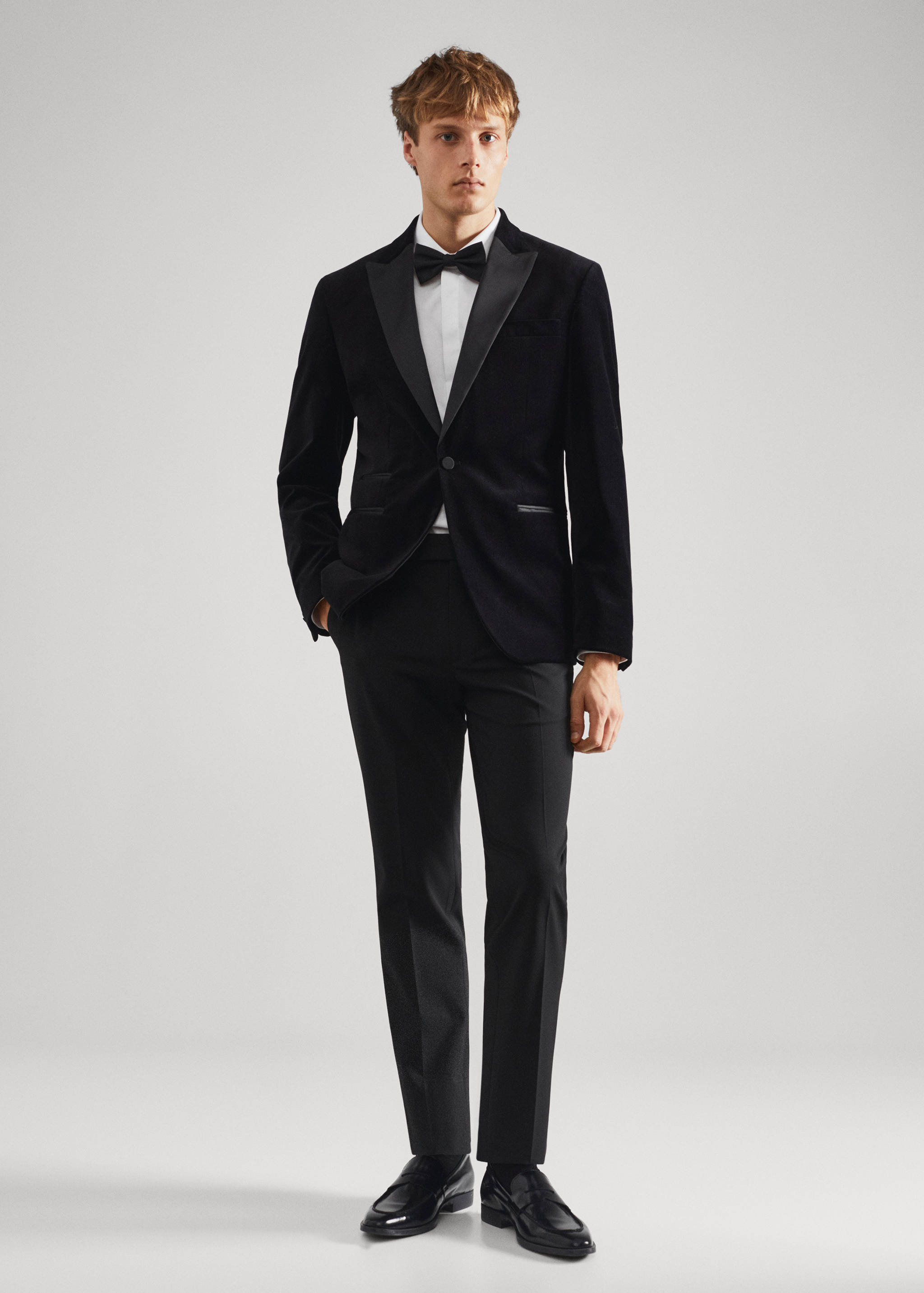 Slim-fit suit shirt with hidden buttons - General plane