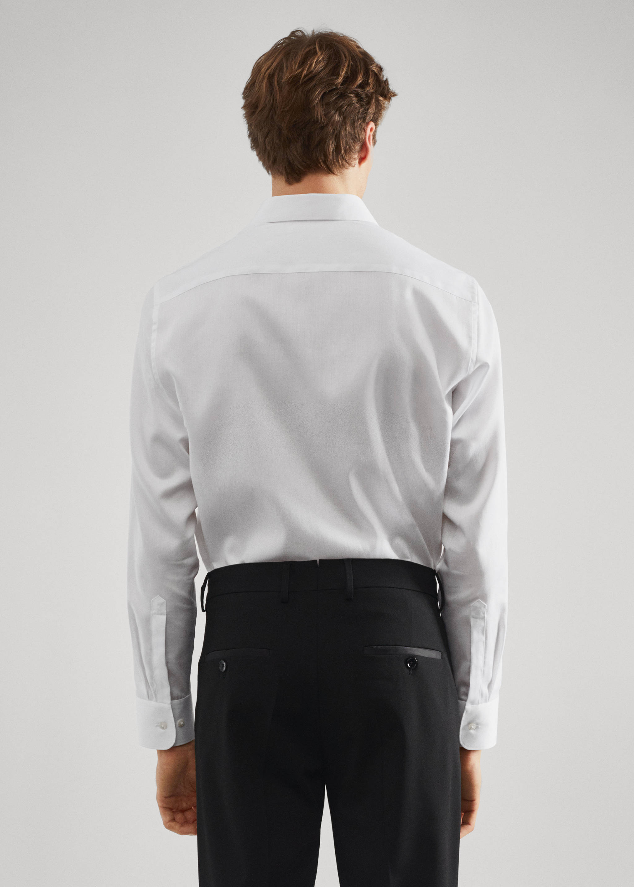 Slim-fit suit shirt with hidden buttons - Reverse of the article