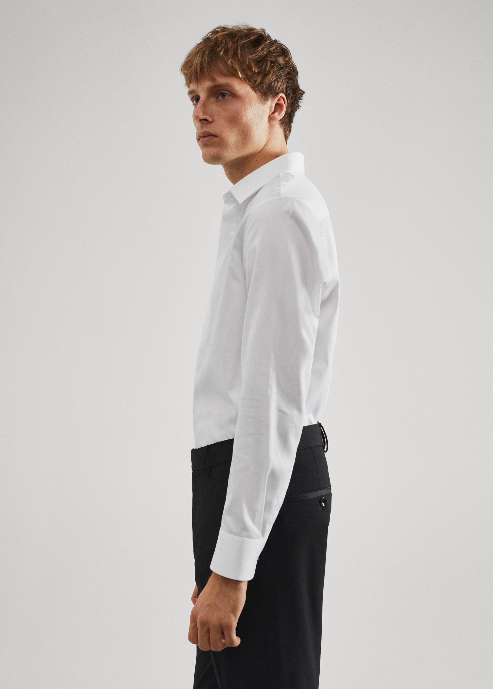 Slim-fit suit shirt with hidden buttons - Details of the article 6