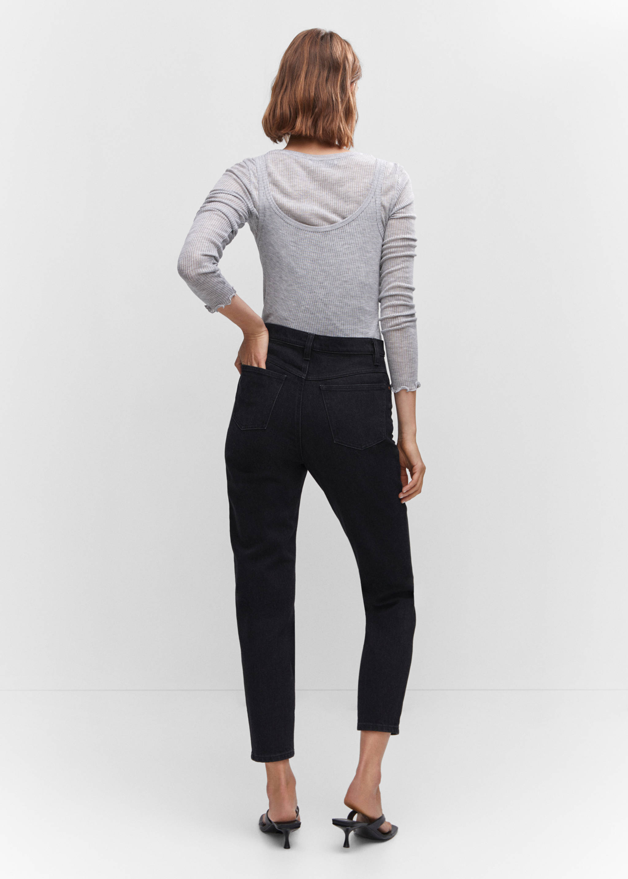 Jeans mom confort tiro alto - Reverso del artículo