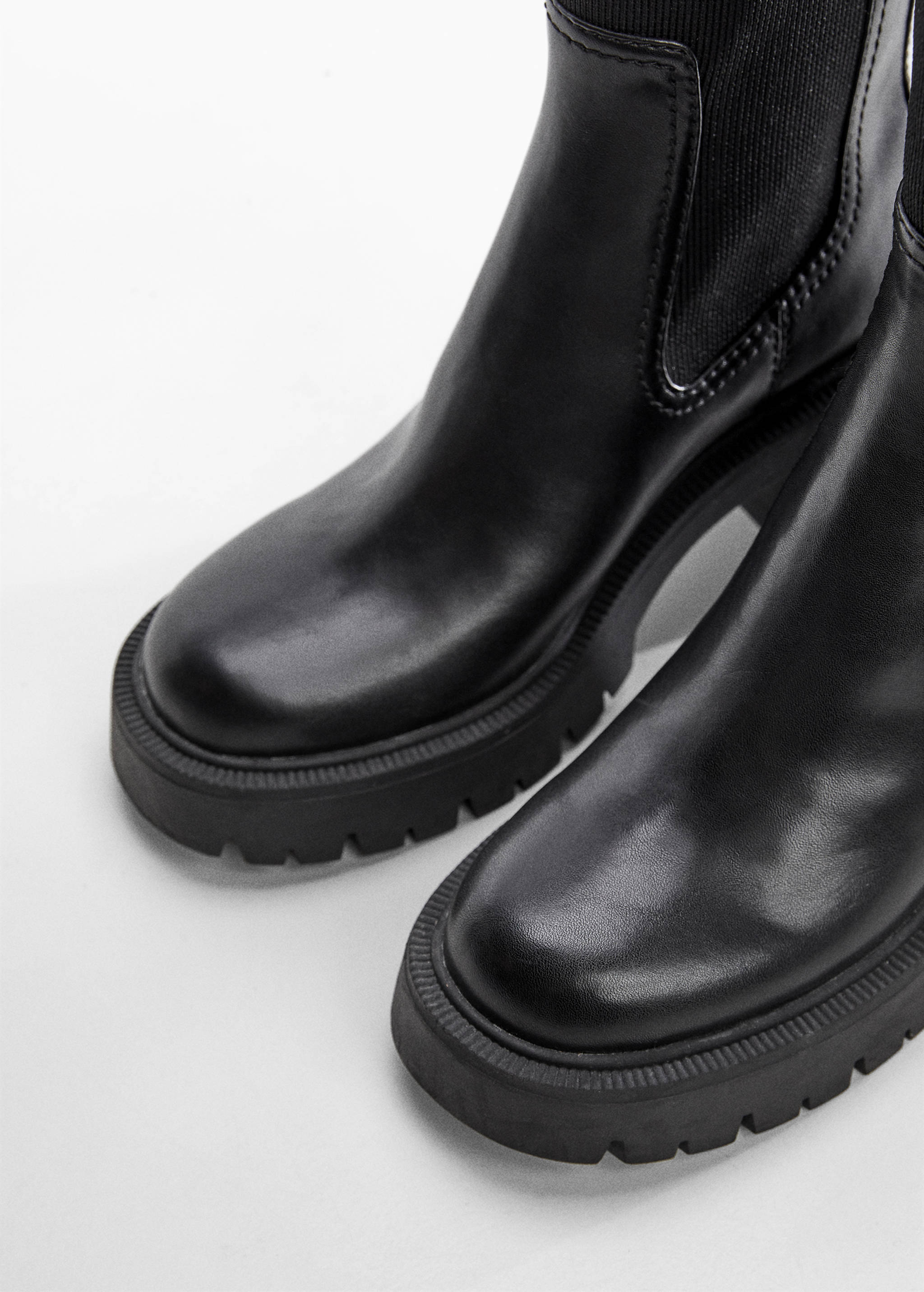 Track outsole boots - Details of the article 2