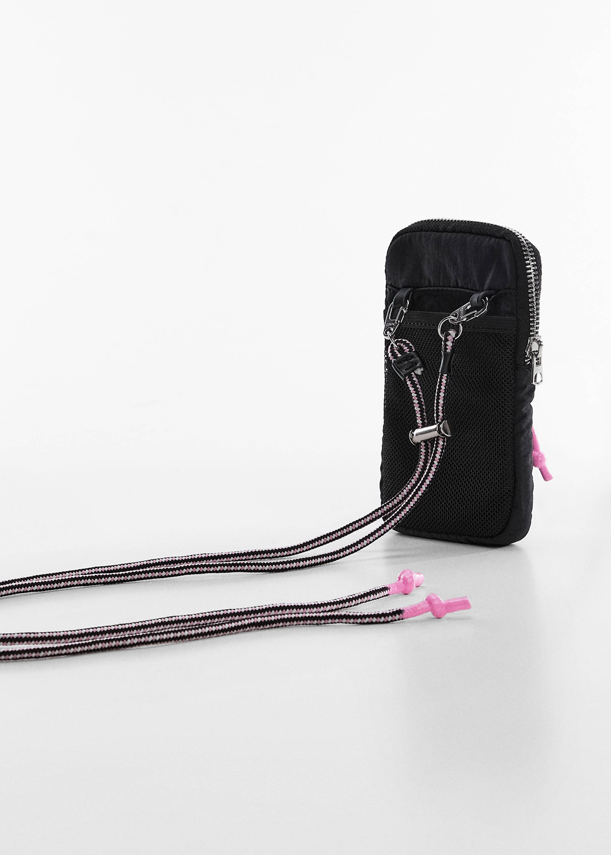 Coque téléphone portable cordon - Plan moyen