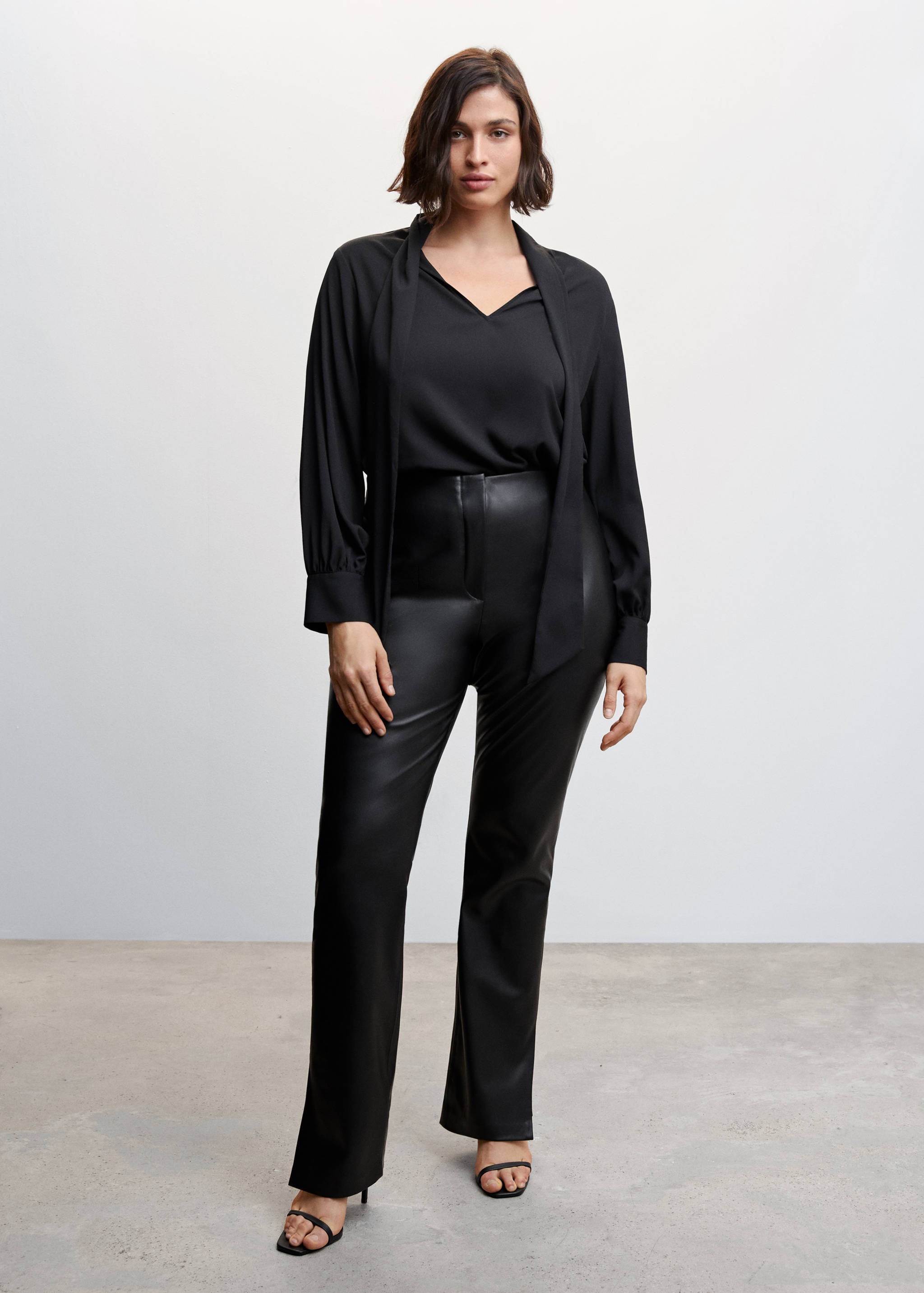 Pantalon en similicuir - Détail de l'article 3