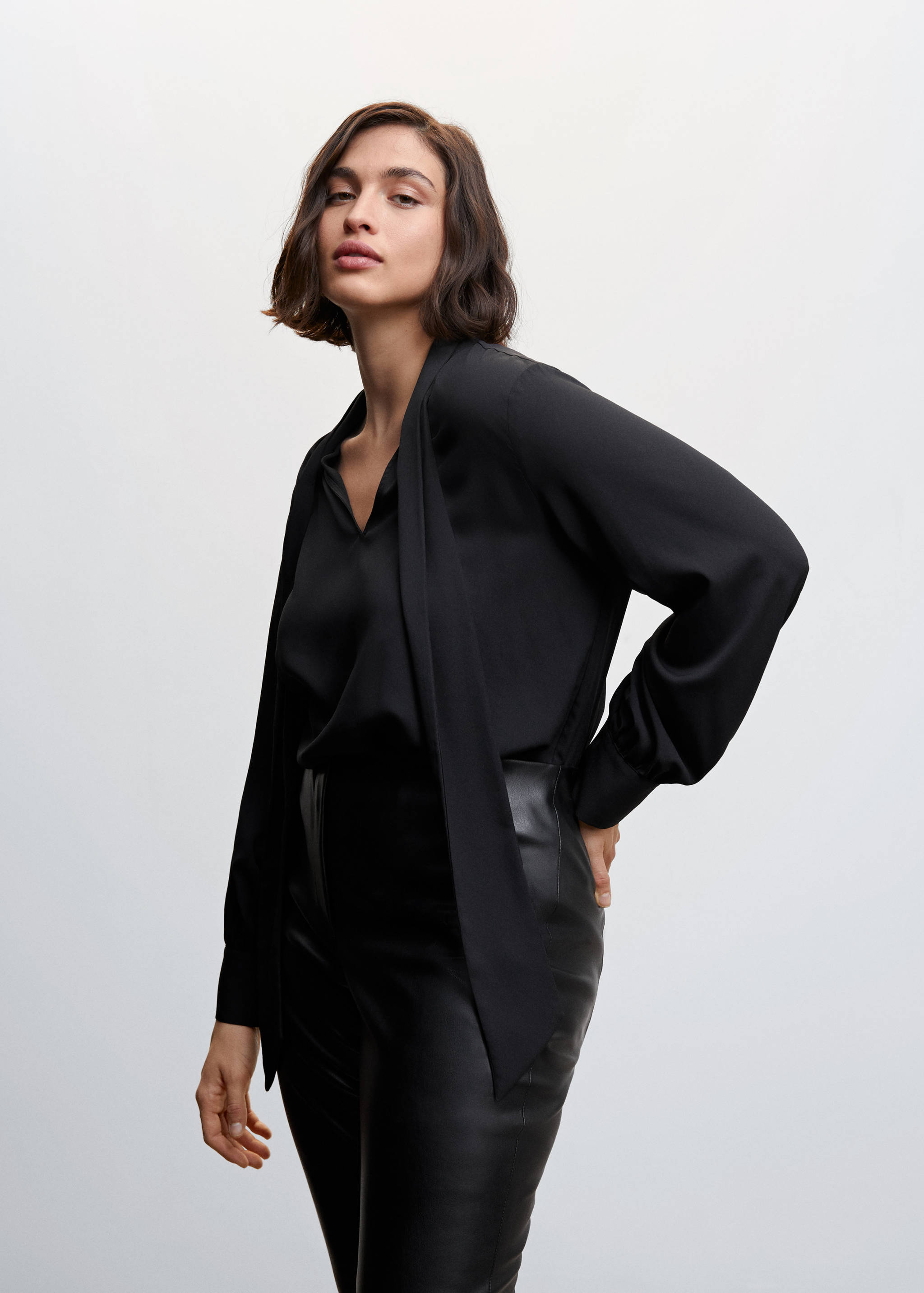 Pantalon en similicuir - Détail de l'article 5