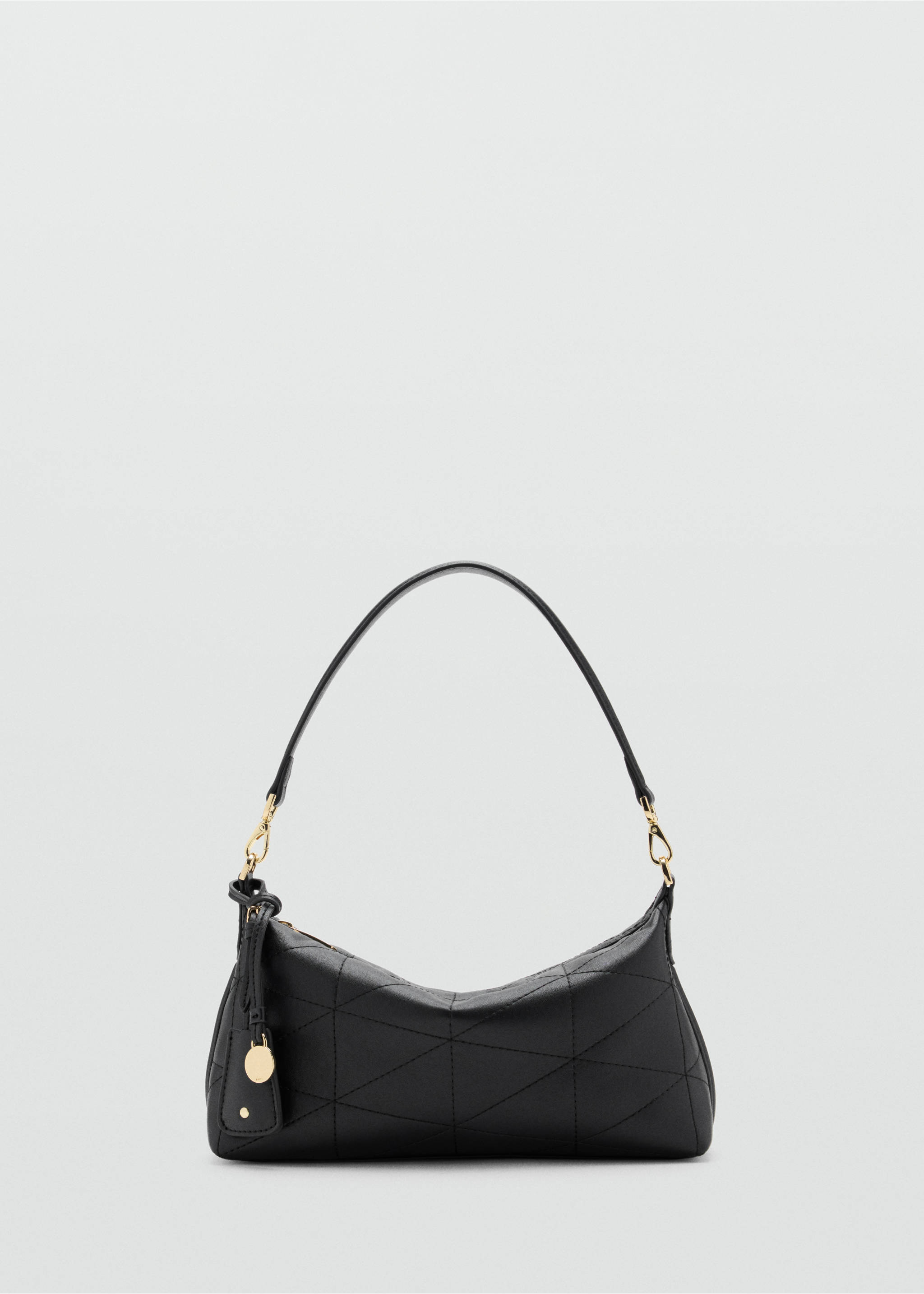 Bolso de hombro acolchado en negro con herrajes dorados y pespuntes geométricos., Negro. Ref: 47011358-00.