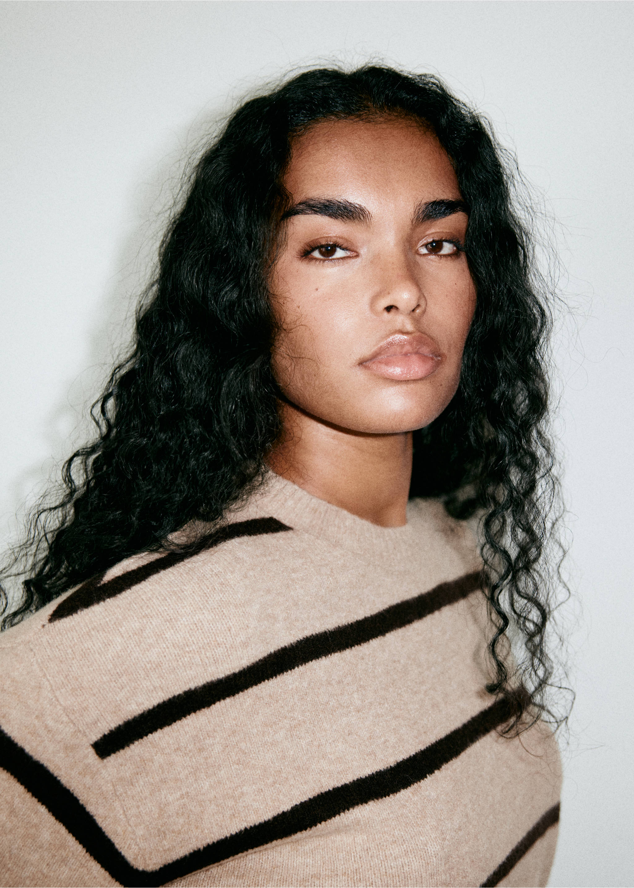 Beige jersey with brown horizontal stripes and a round neckline., Light/Pastel Grey. Ref: 47011367-00.