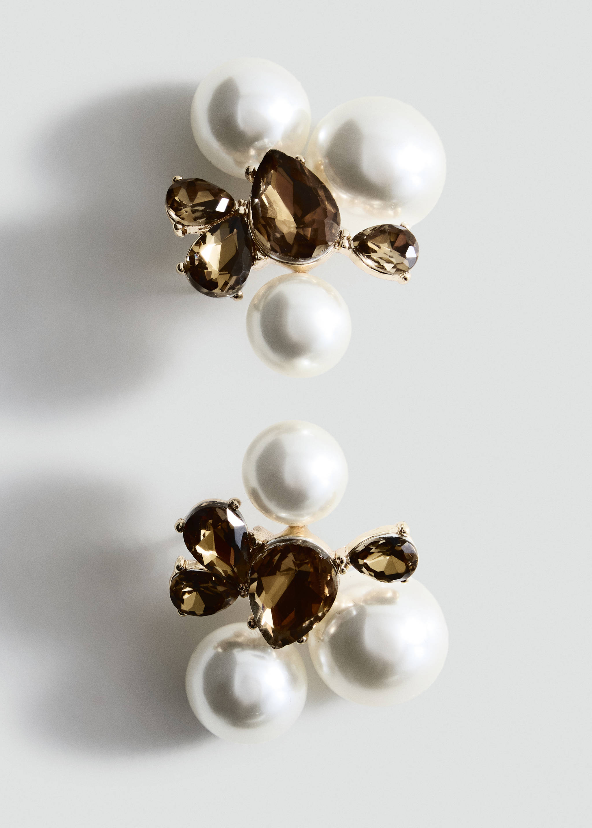 Boucles d'oreilles à perles - Plan moyen