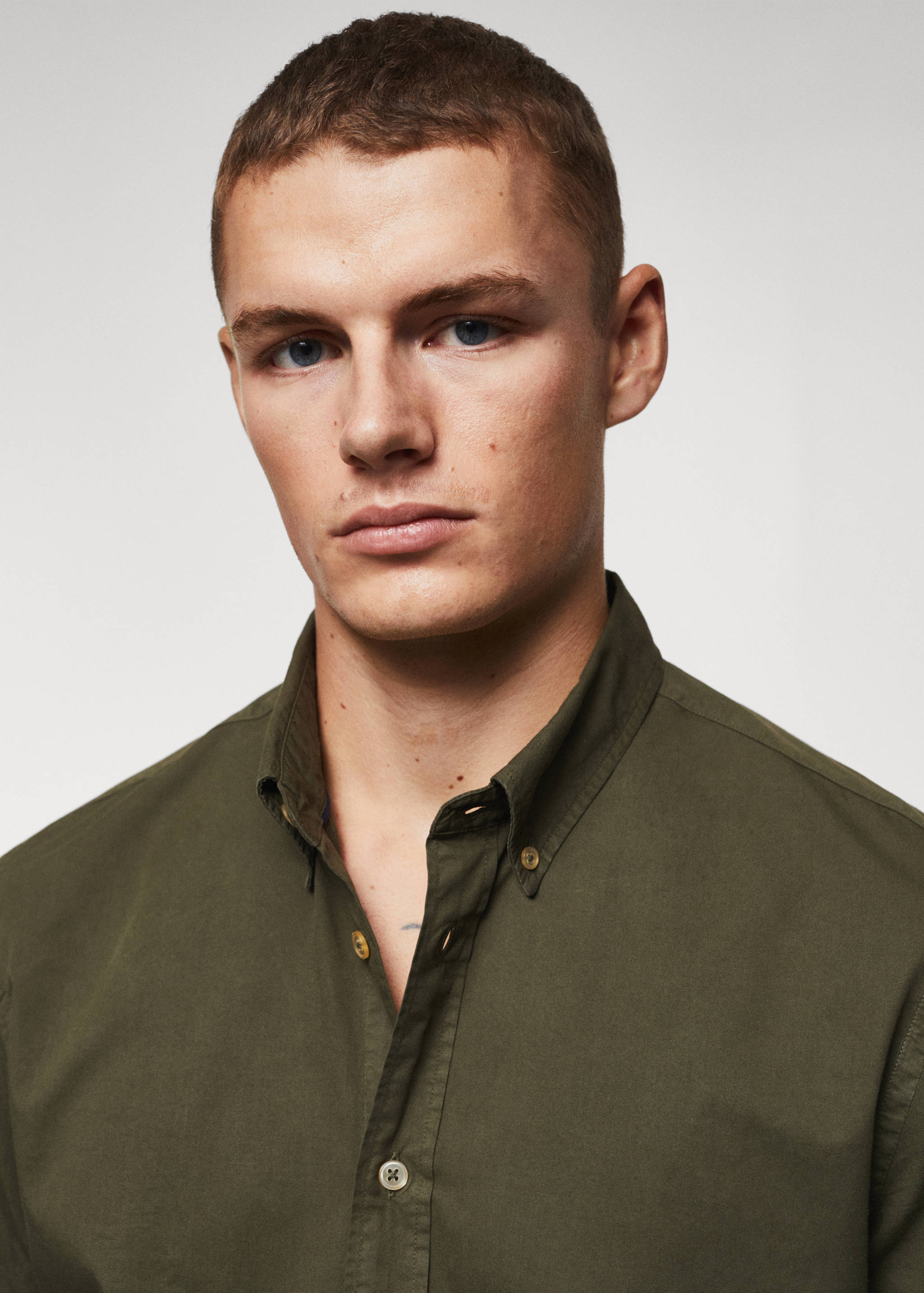 Slim fit cotton shirt - Details of the article 1