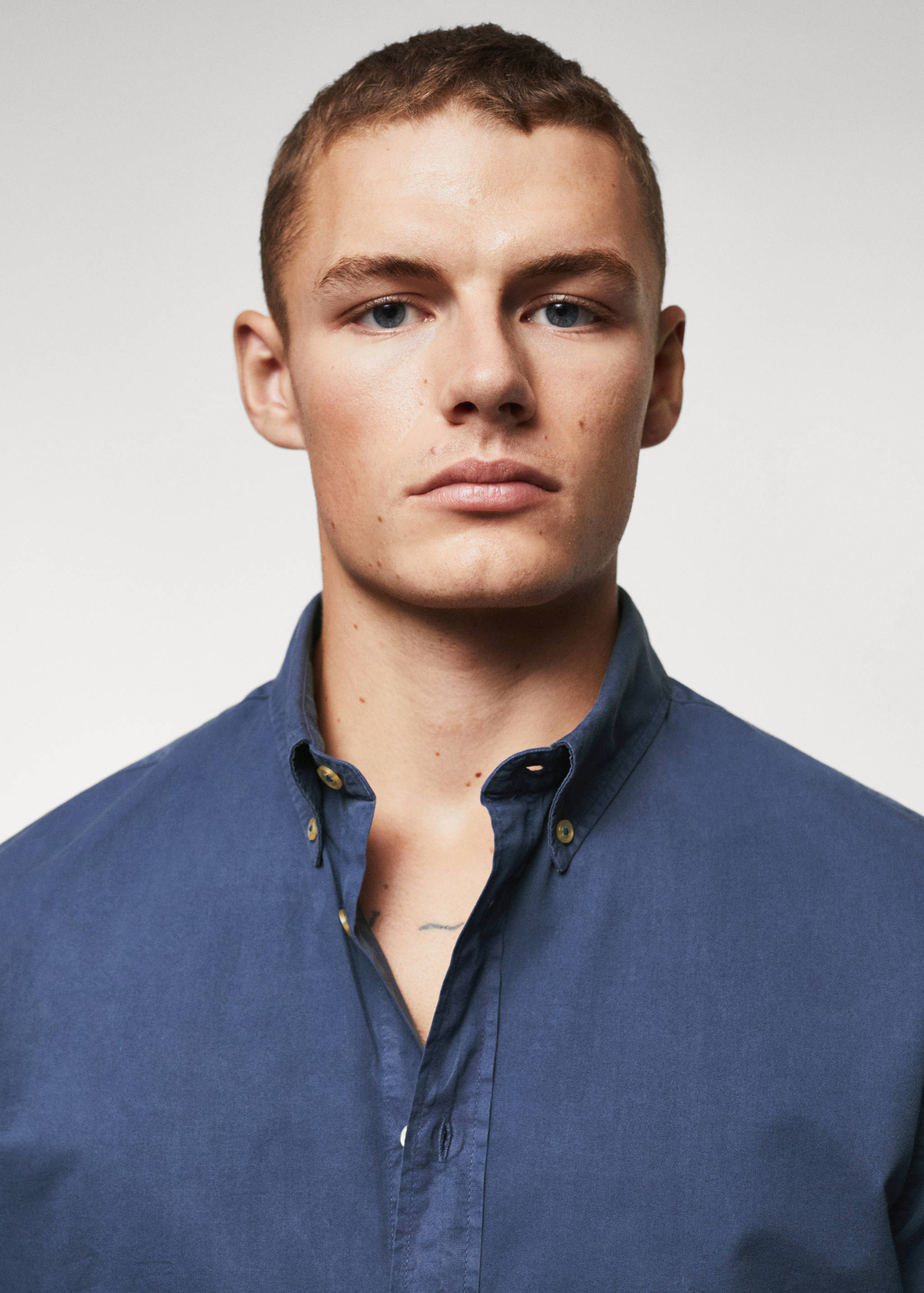 Slim fit cotton shirt - Details of the article 1