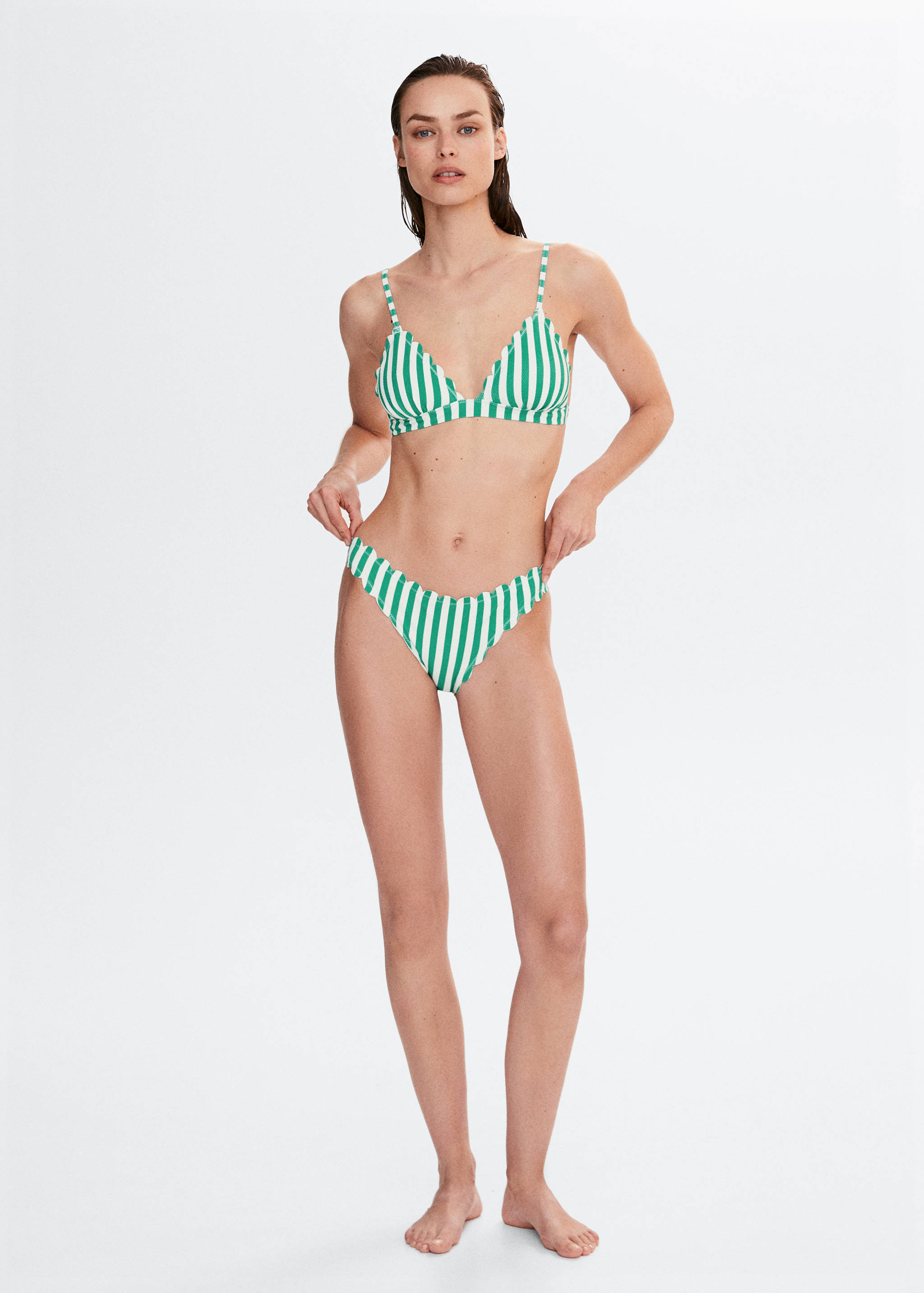 Classic scalloped bikini bottoms - General plane