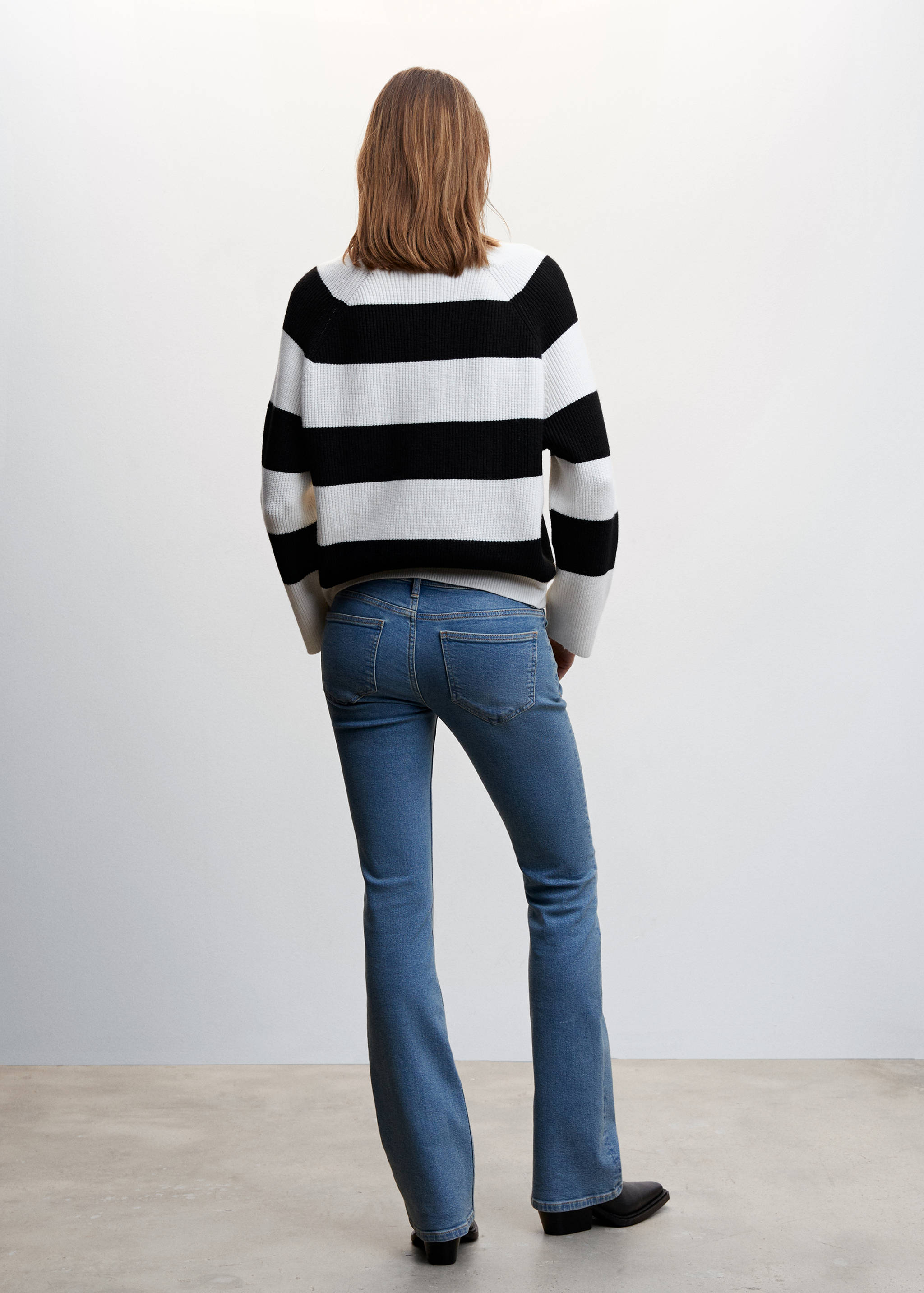 V-neck striped sweater - Reverse of the article