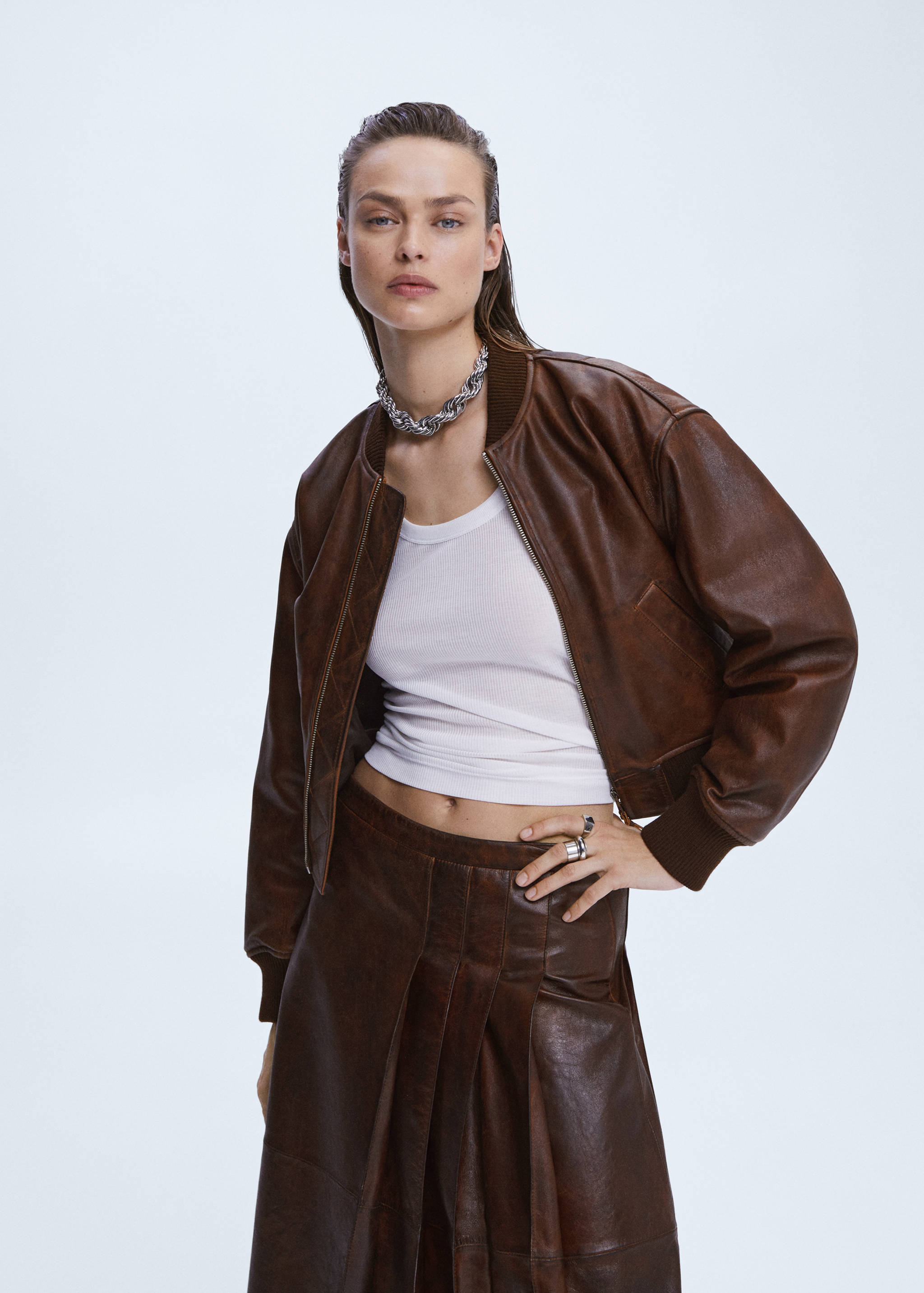 100% leather bomber jacket - Medium plane