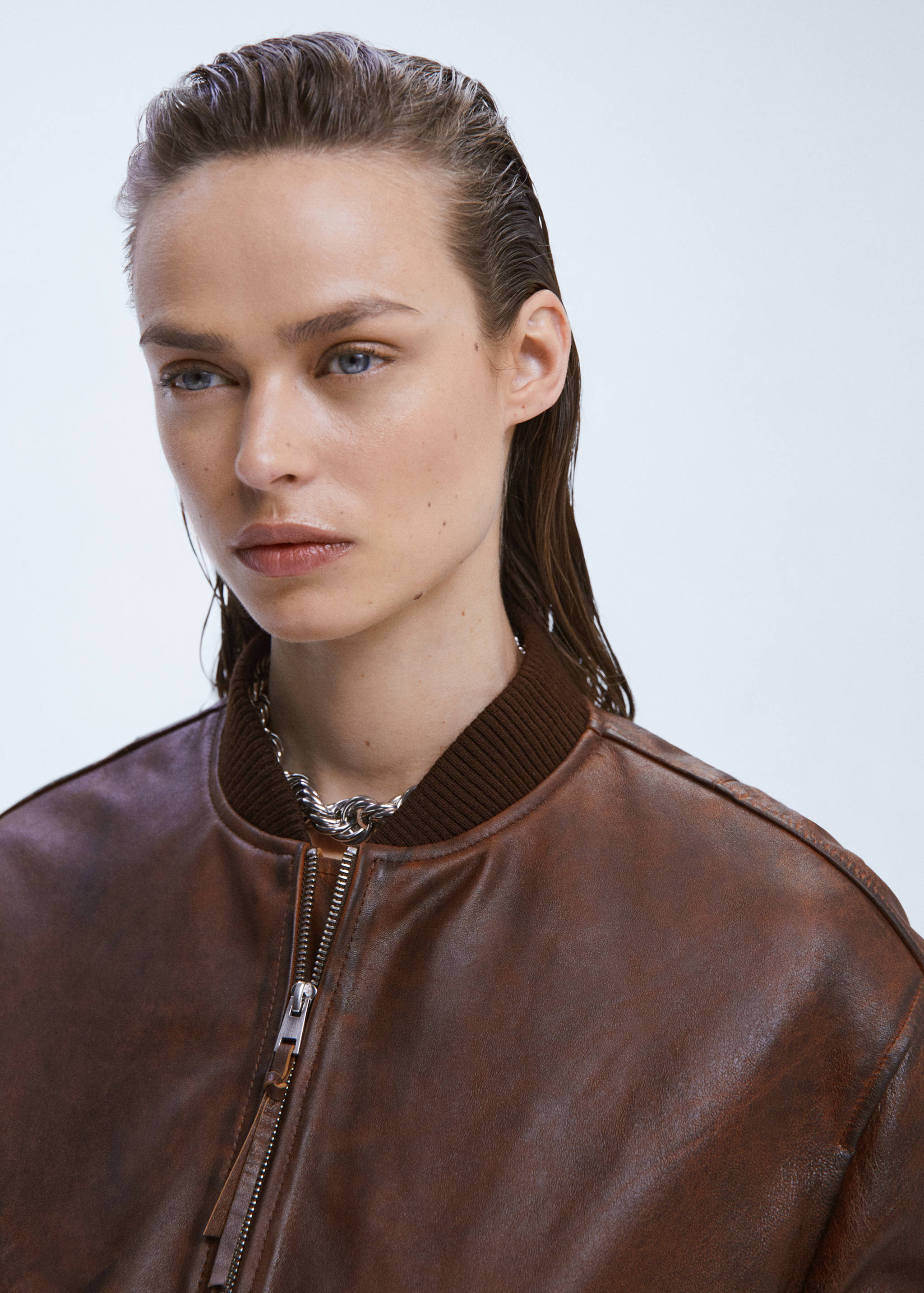 100% leather bomber jacket - Details of the article 1
